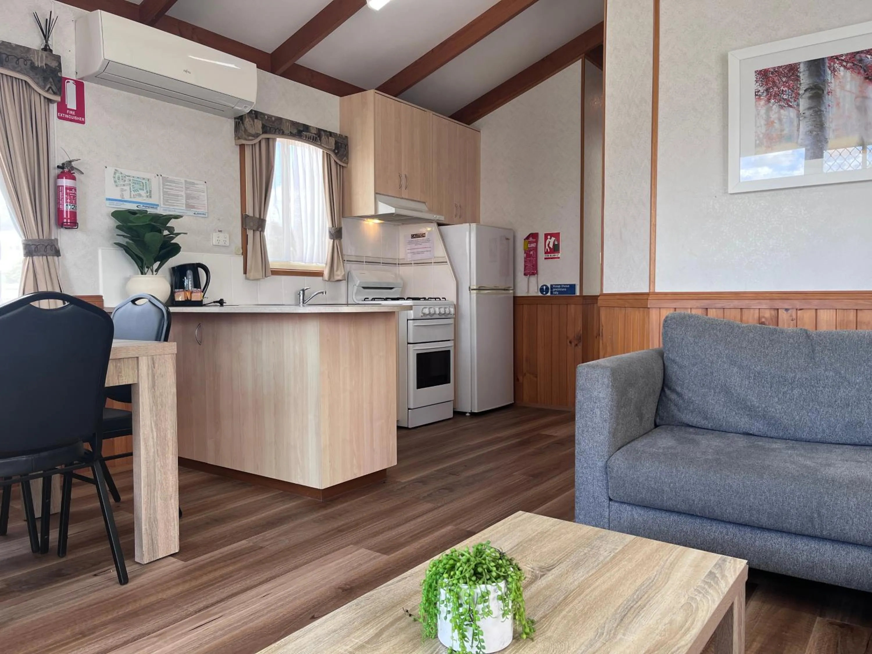 Living room in Paynesville Holiday Park