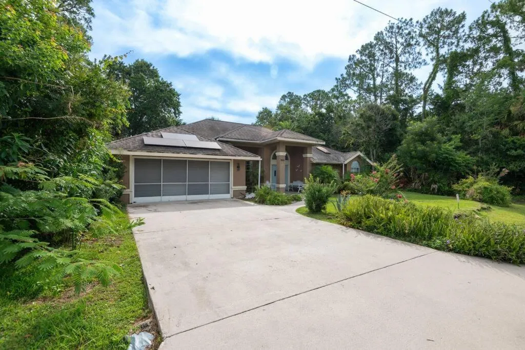 Tropical Escape with Relaxing Heated Pool & Palm Breezes