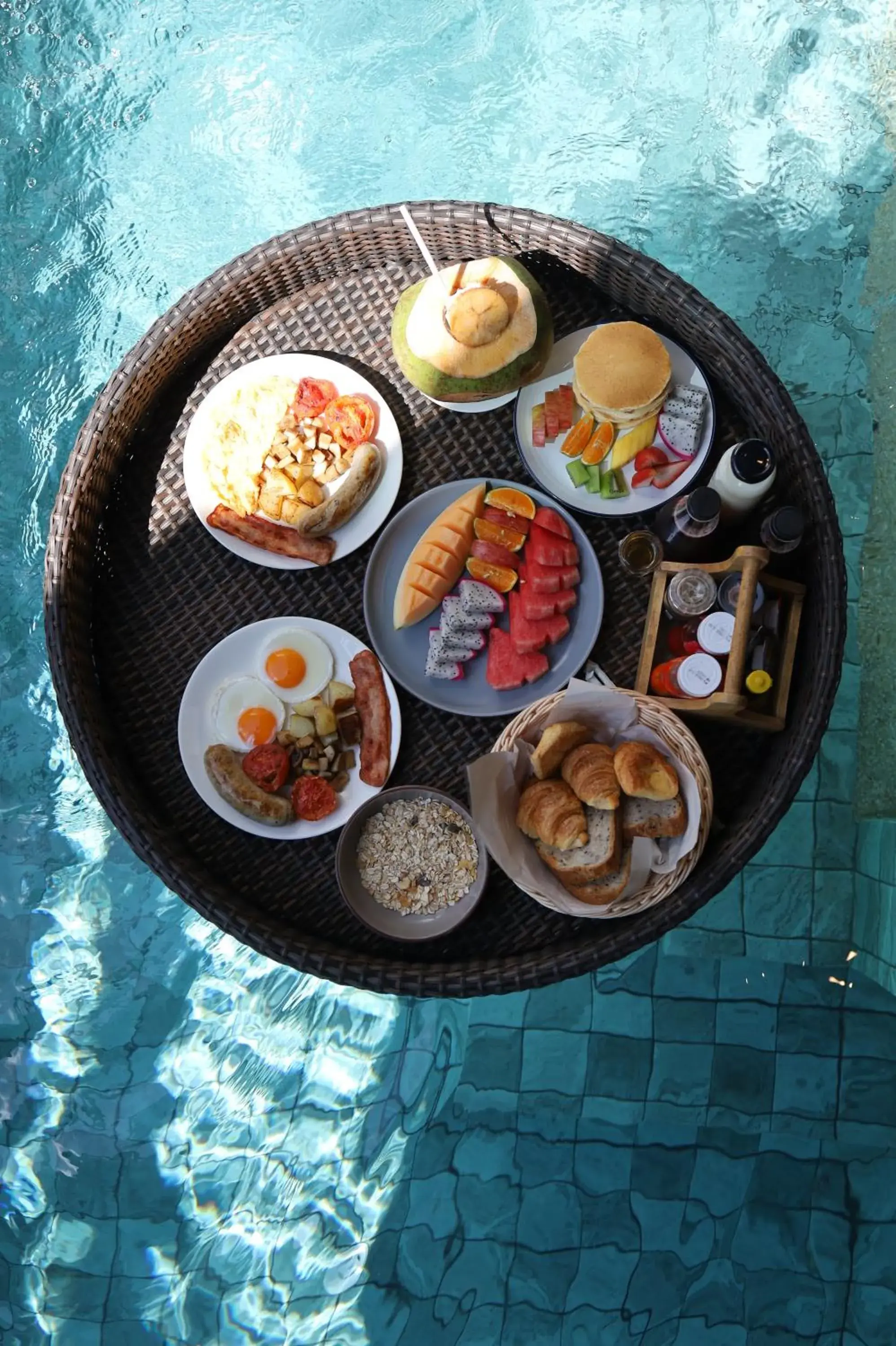 Food and drinks in AKRA Collection Layan - Hideaway Villas Food and drinks in AKRA Collection Layan - Hideaway Villas