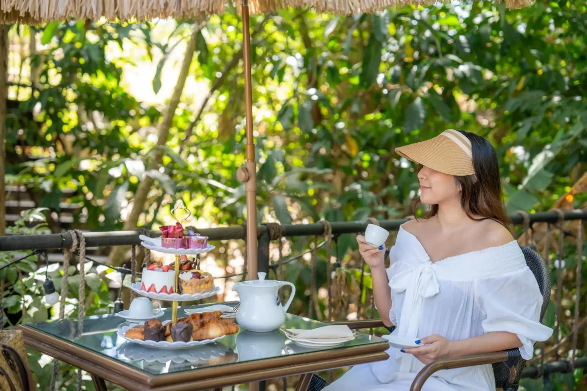 Restaurant/places to eat in AKRA Collection Layan - Hideaway Villas Restaurant/places to eat in AKRA Collection Layan - Hideaway Villas