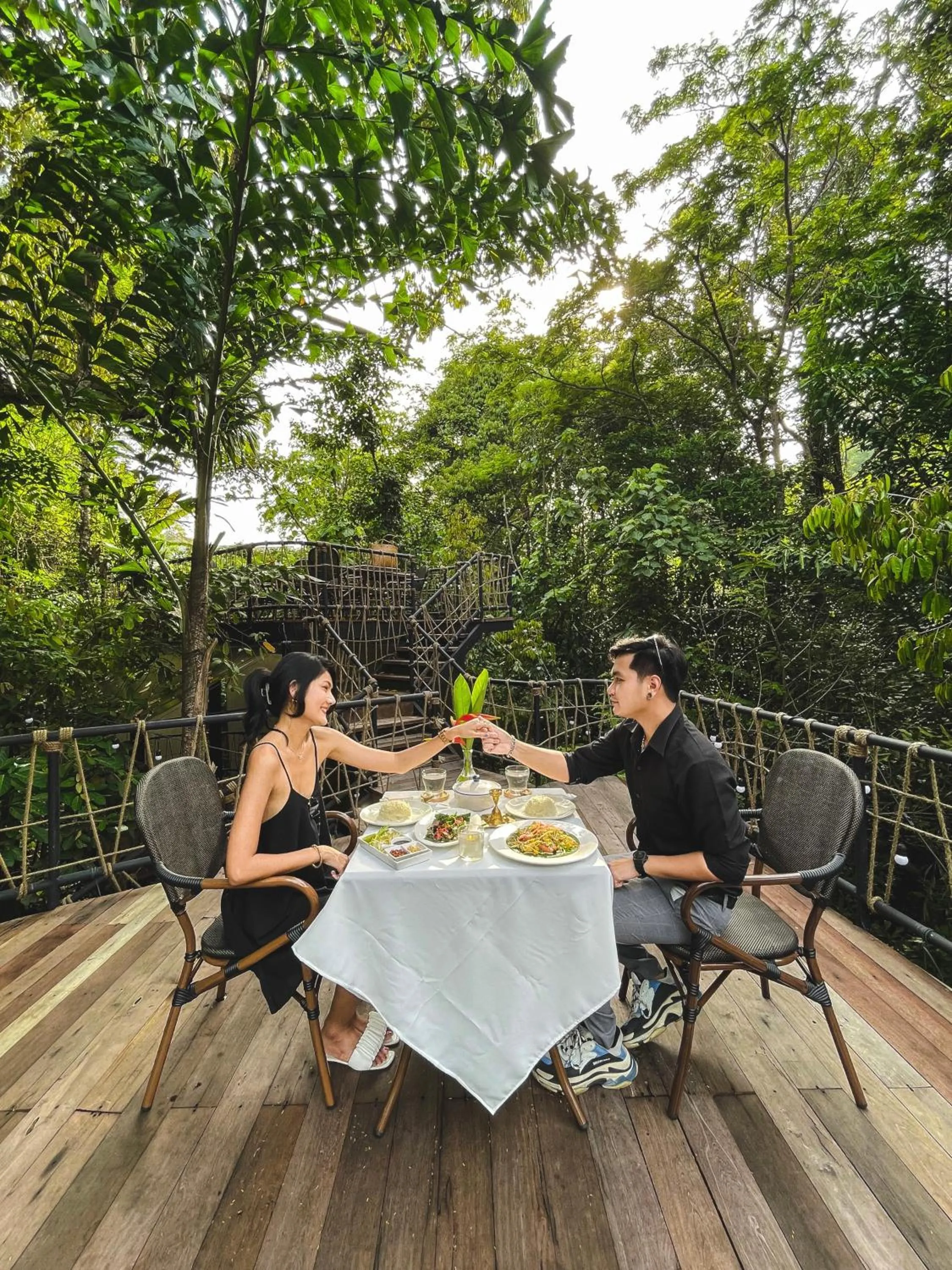 Restaurant/places to eat in AKRA Collection Layan - Hideaway Villas