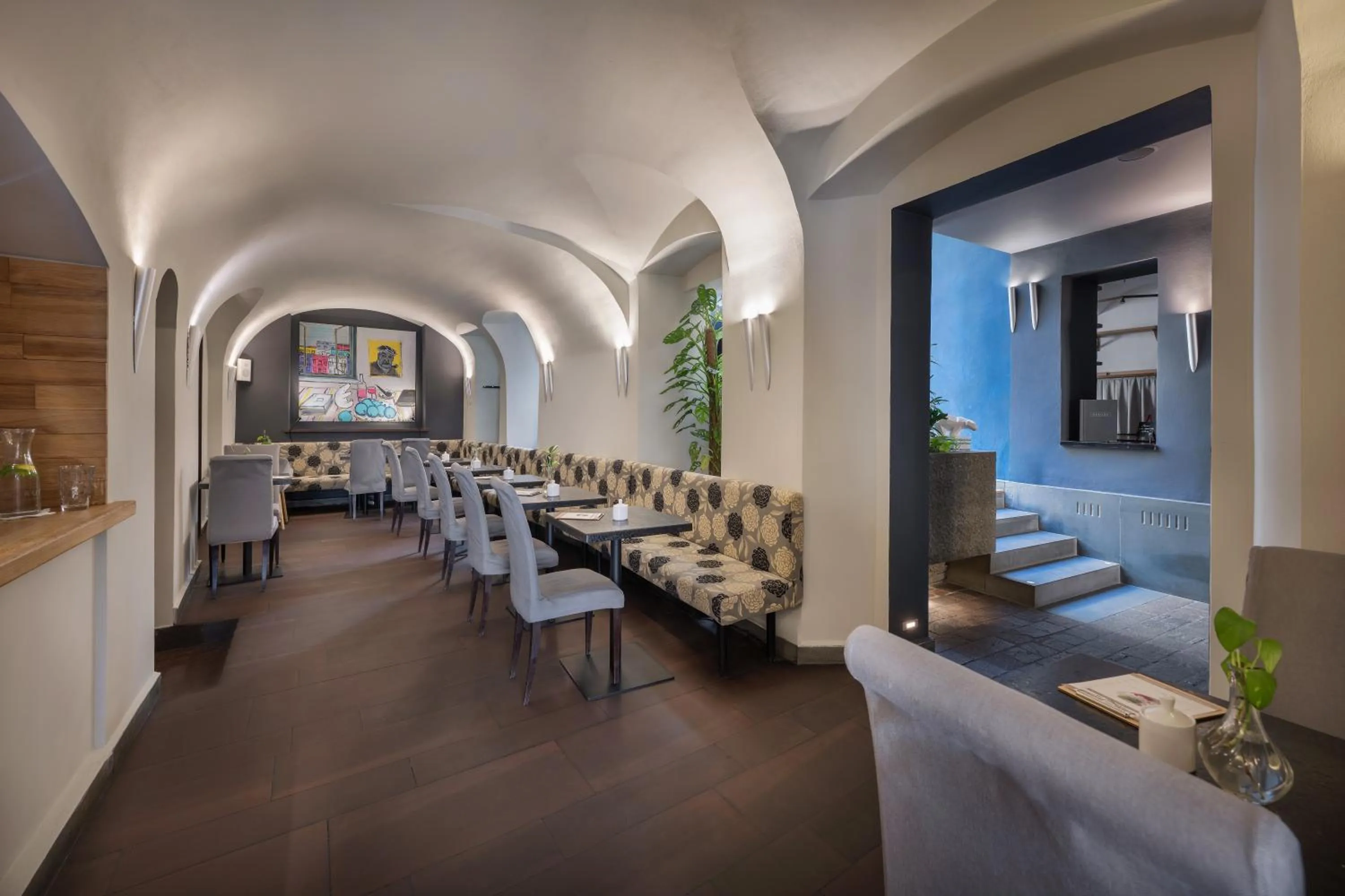 Restaurant/places to eat in Design Hotel Neruda