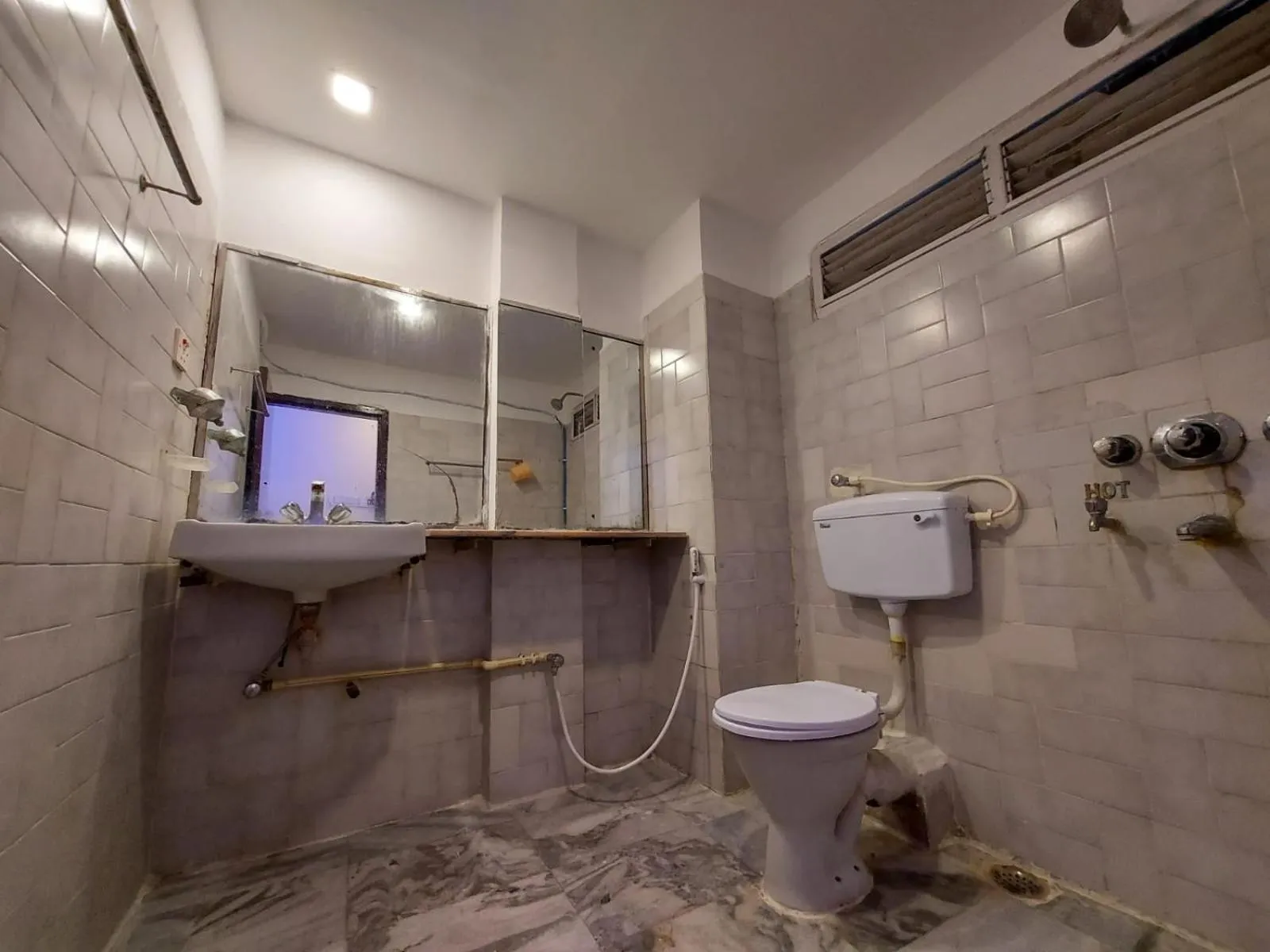 Shower in Hotel Sea Coast