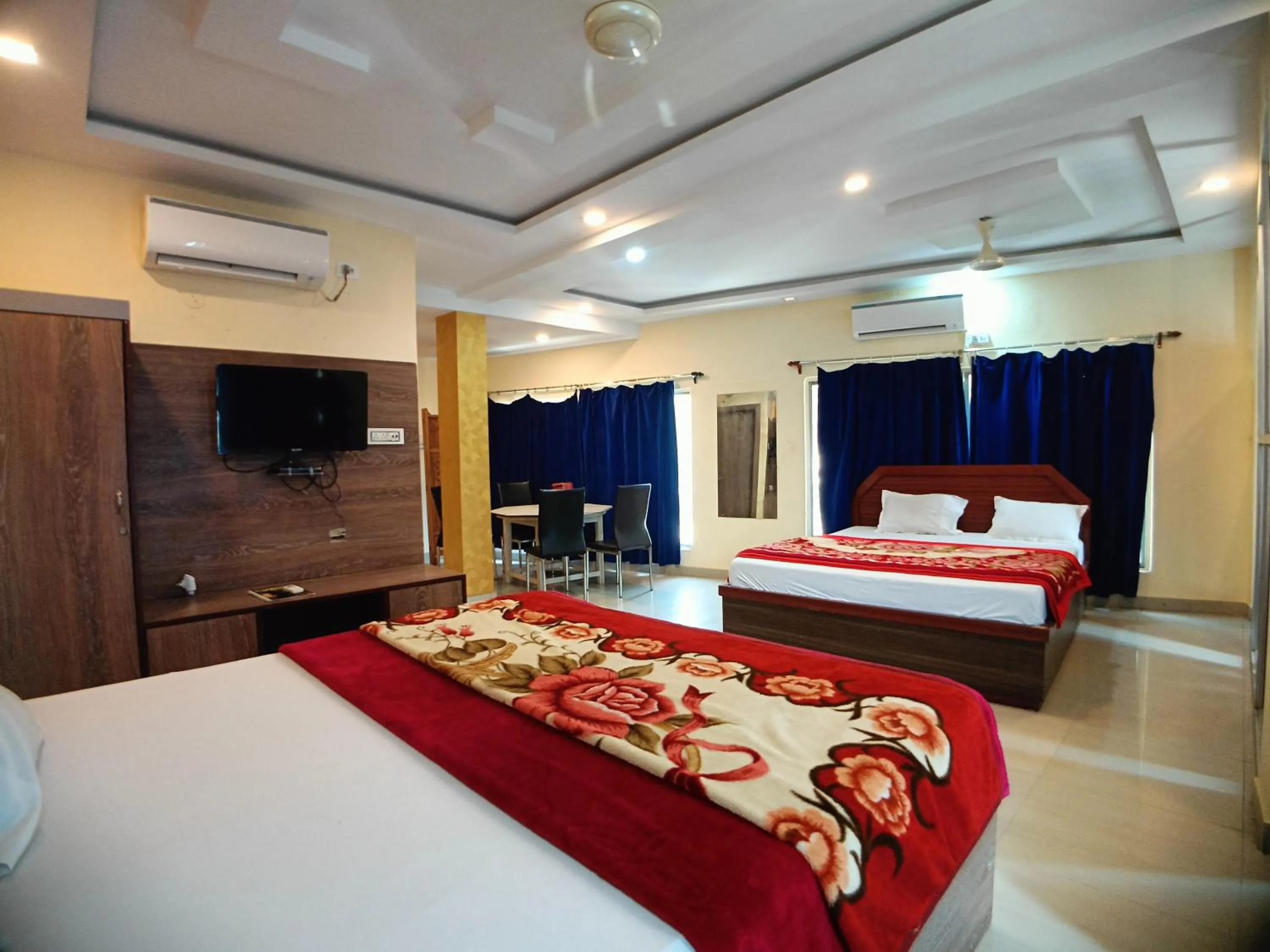 Bedroom, Bed in Hotel Sea Coast