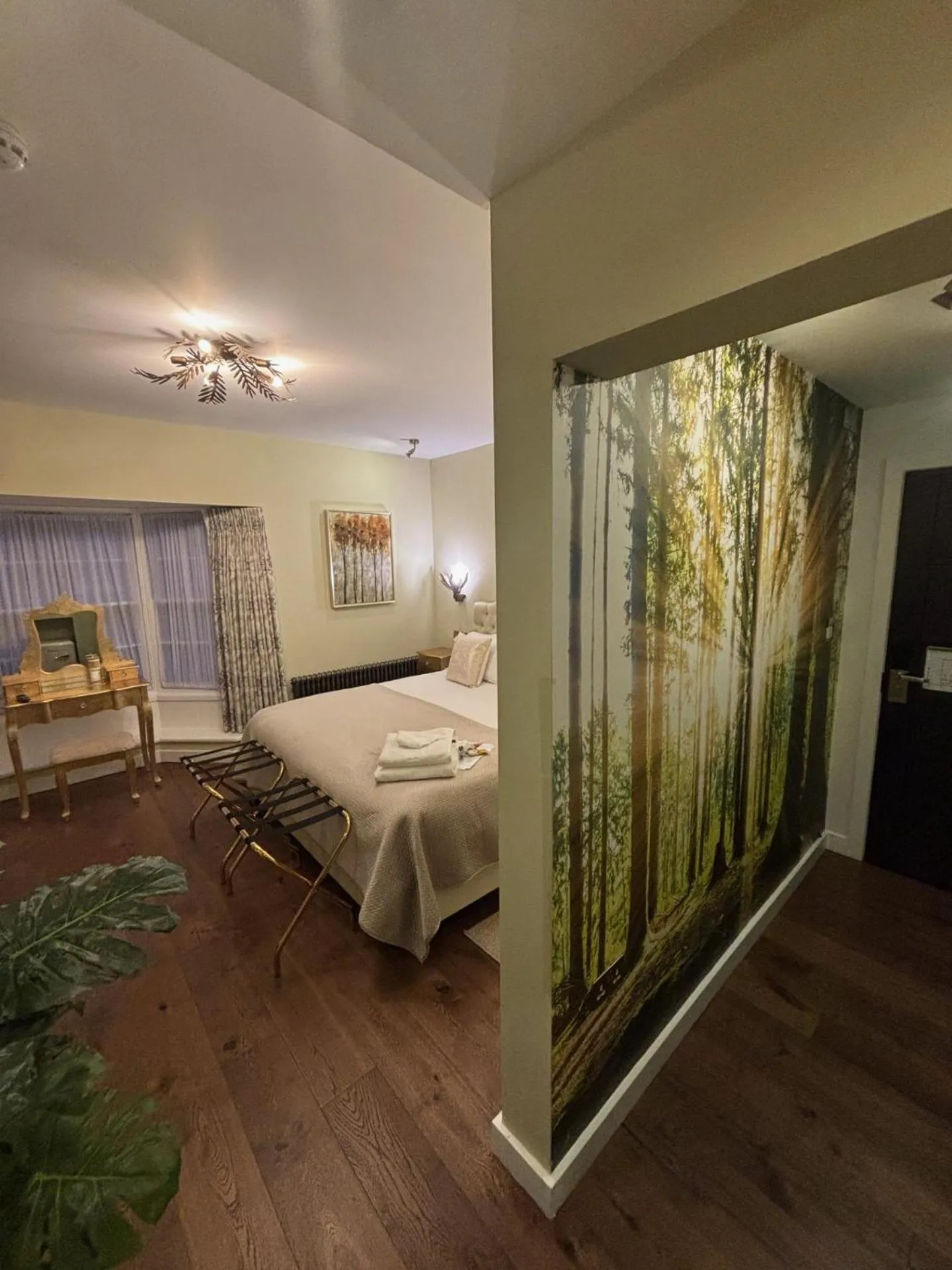 Bedroom, Bed in The Cherry Tree Hotel