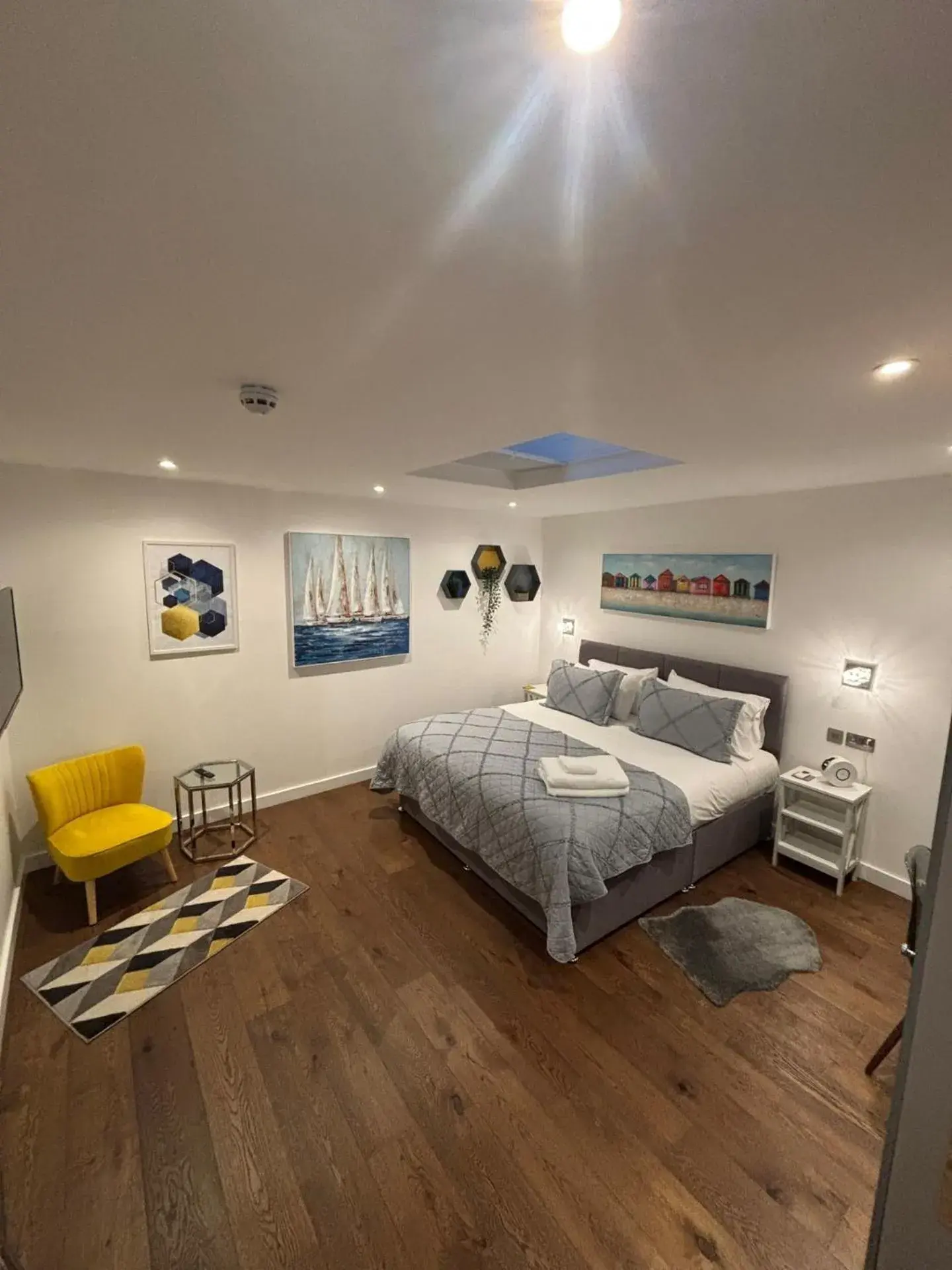 Bedroom, Bed in The Cherry Tree Hotel Bedroom, Bed in The Cherry Tree Hotel