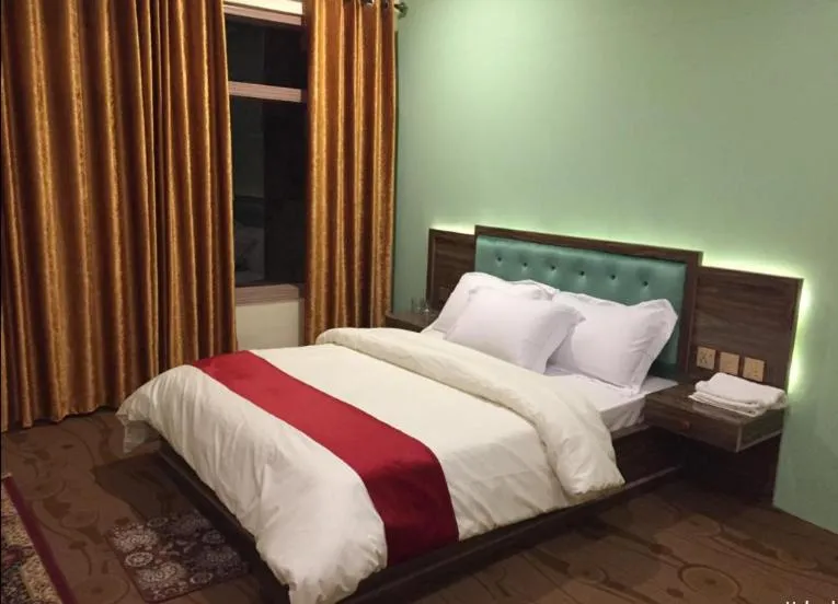 Bed in Northern Sapphire