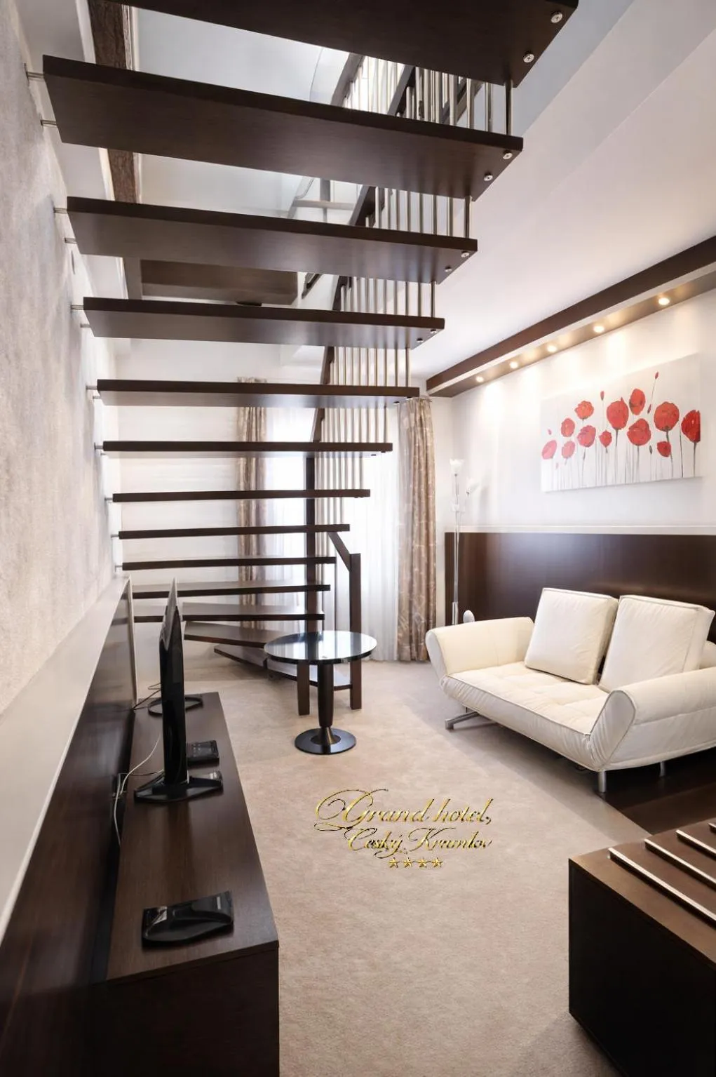 TV and multimedia in Hotel Grand