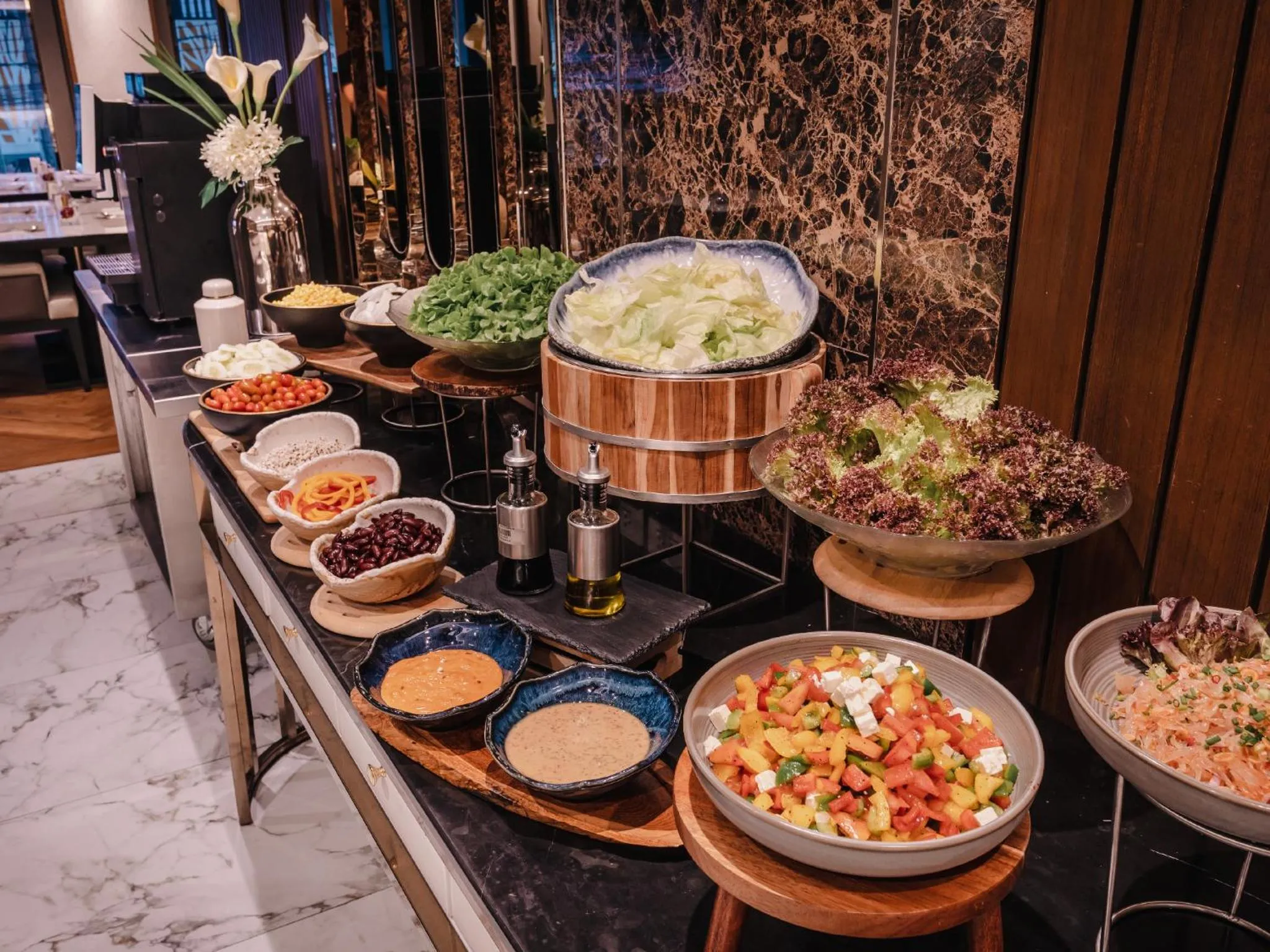 Restaurant/places to eat in Aira Hotel Bangkok Sukhumvit 11