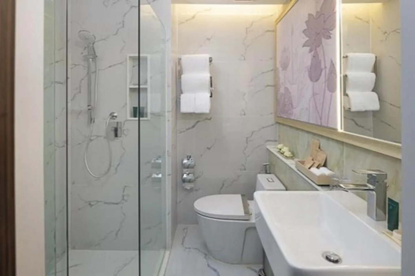 Shower in Aira Hotel Bangkok Sukhumvit 11