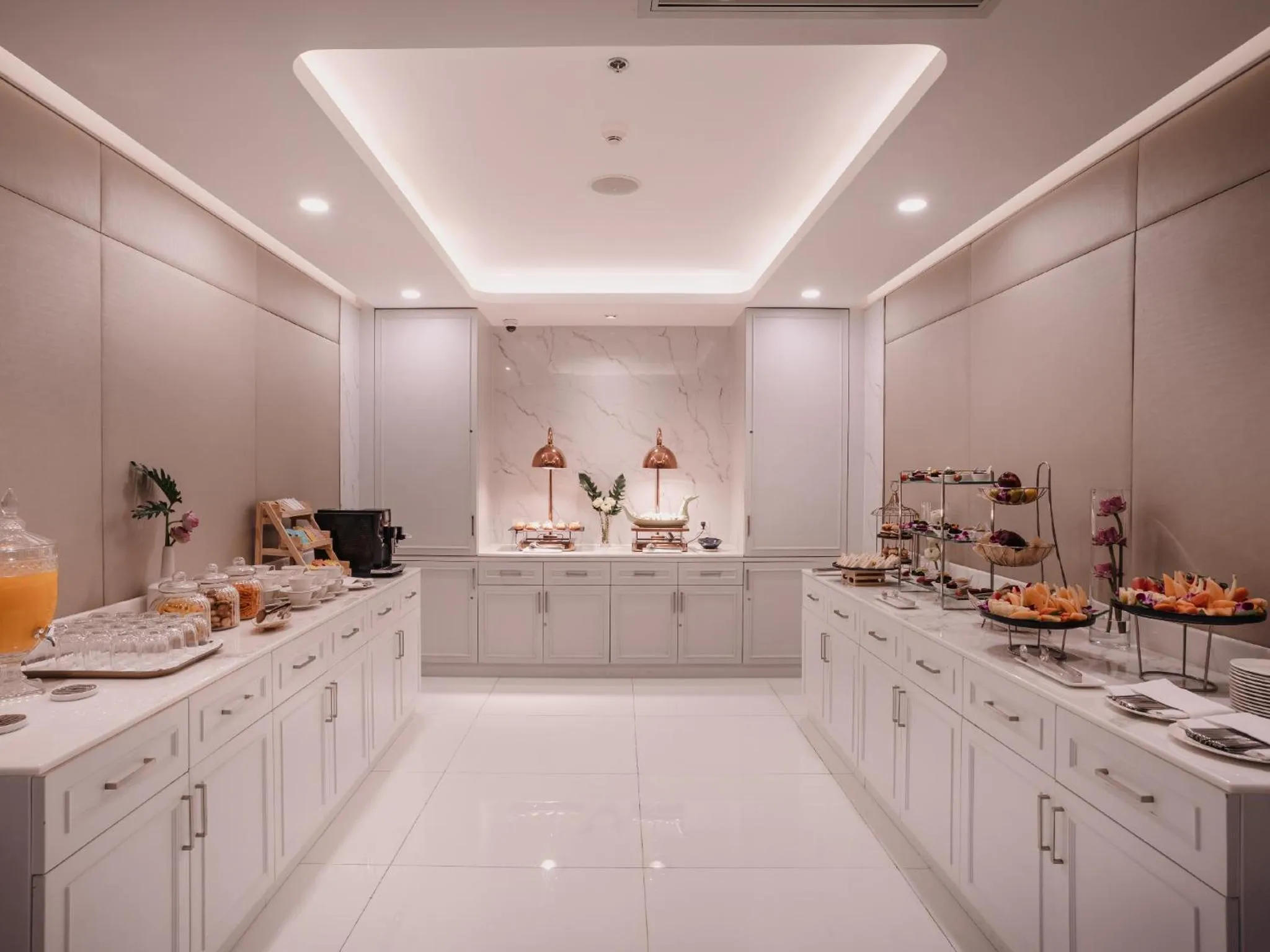 Food and drinks in Aira Hotel Bangkok Sukhumvit 11