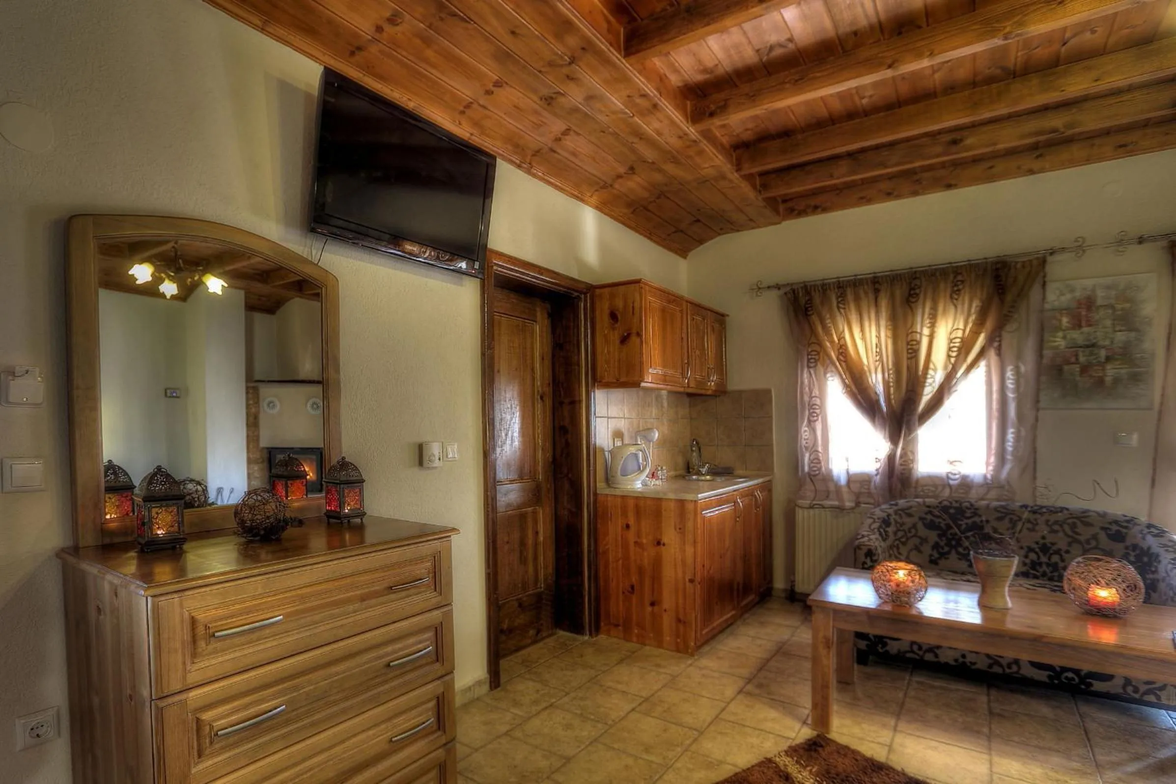 Toula Rooms