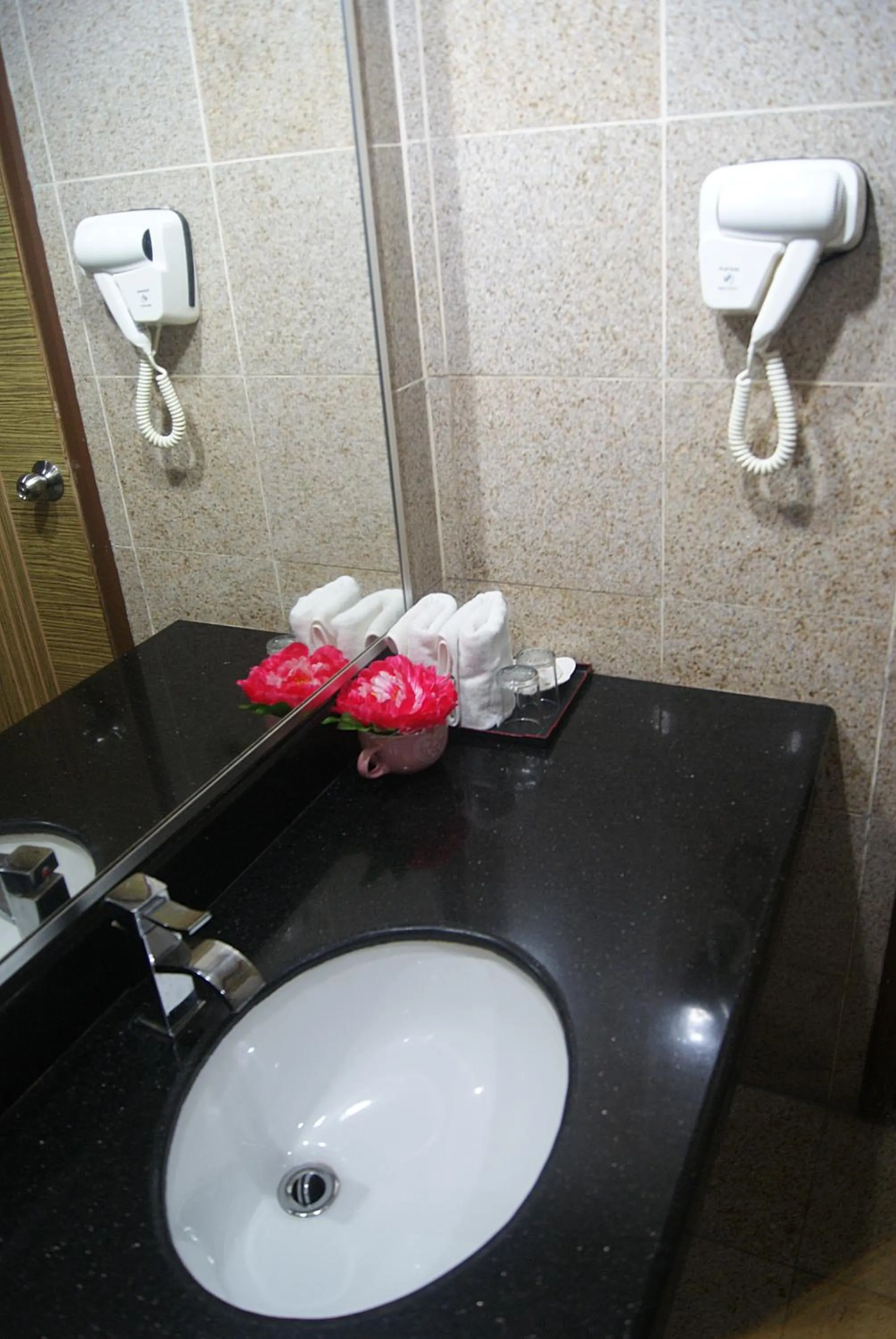 Bathroom in TD Plaza Hotel