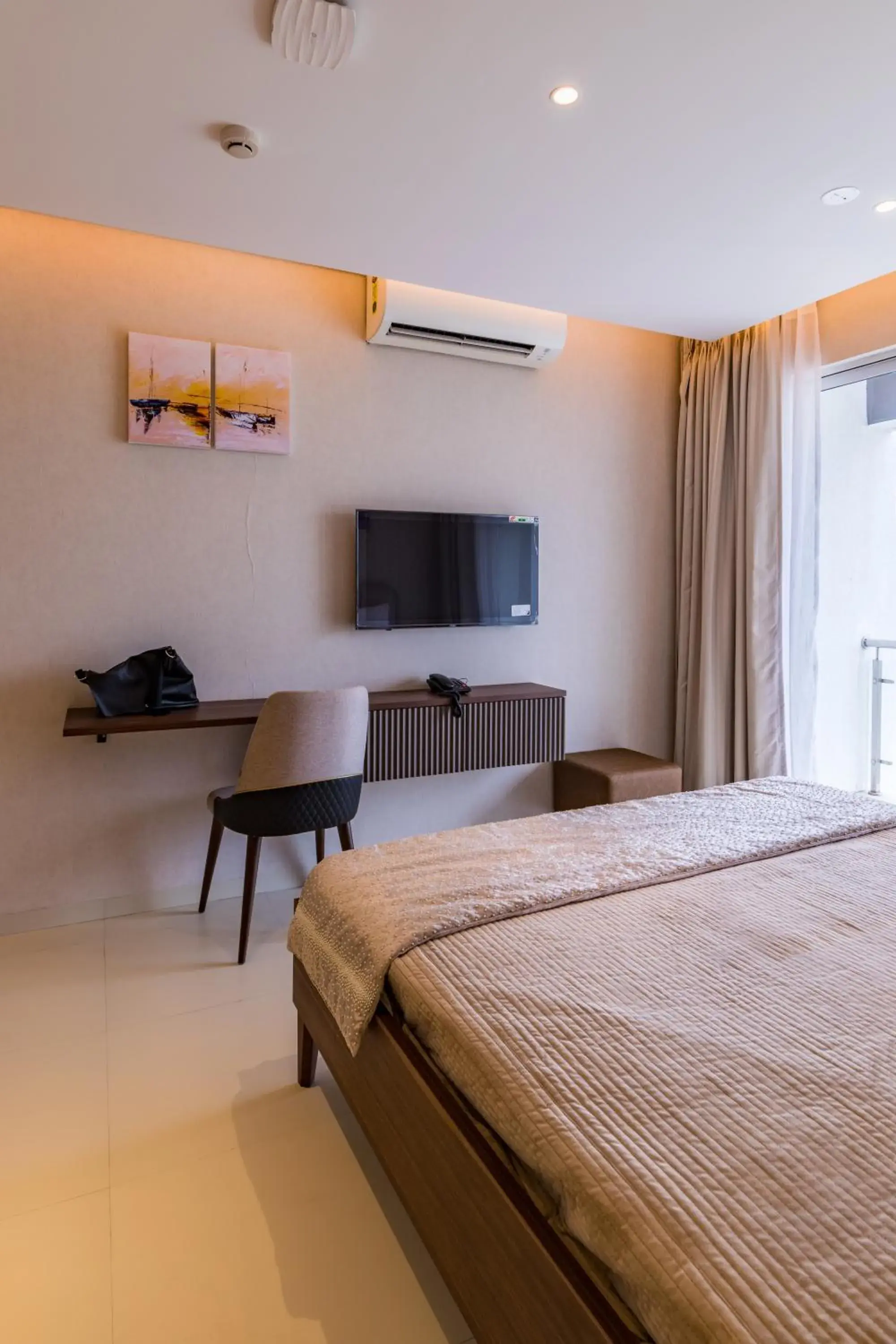 Bedroom, Bed in AR Suites Jewels Royale - Koregaon Park NX Bedroom, Bed in AR Suites Jewels Royale - Koregaon Park NX