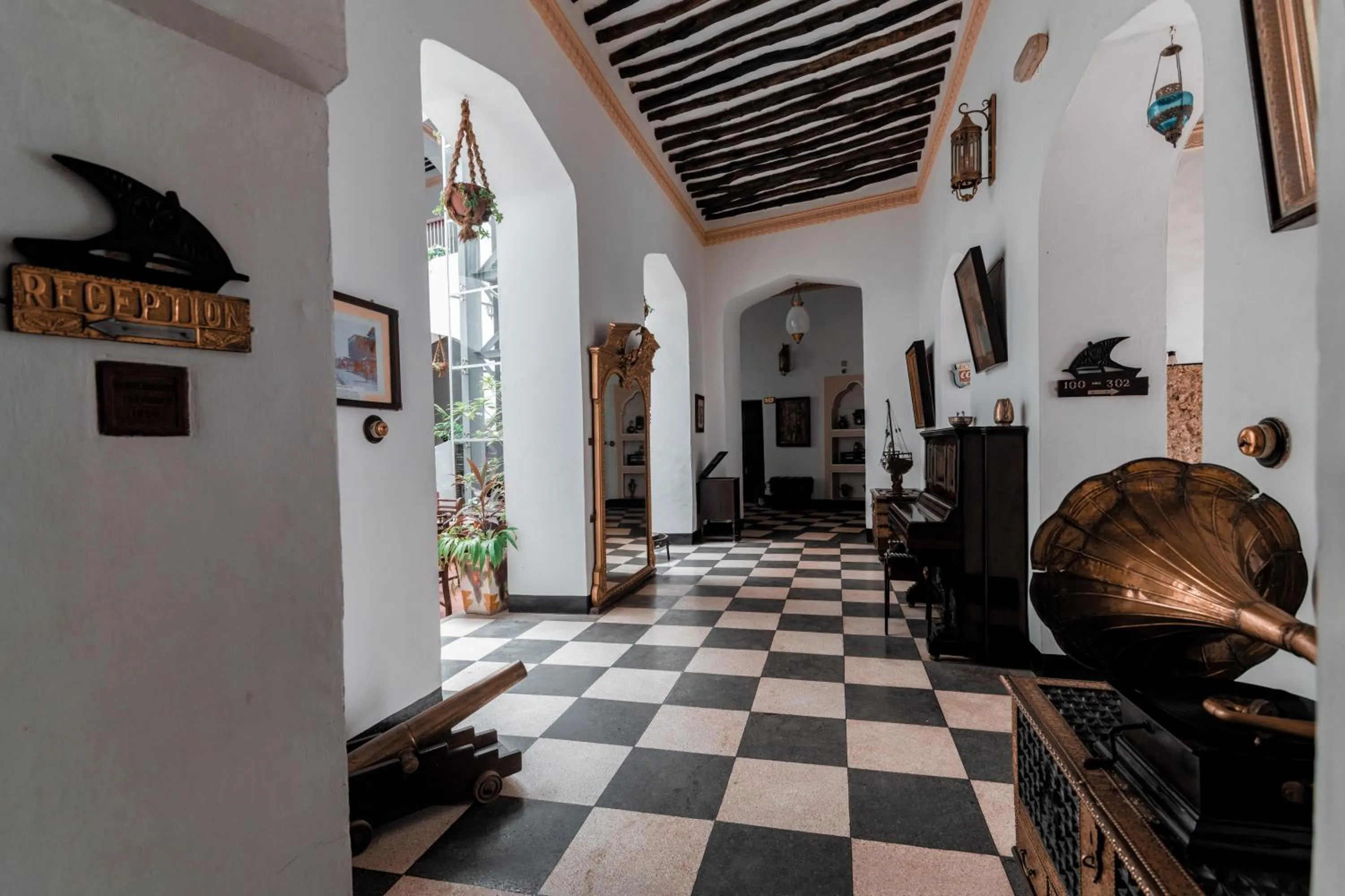 Lobby or reception in Dhow Palace Hotel