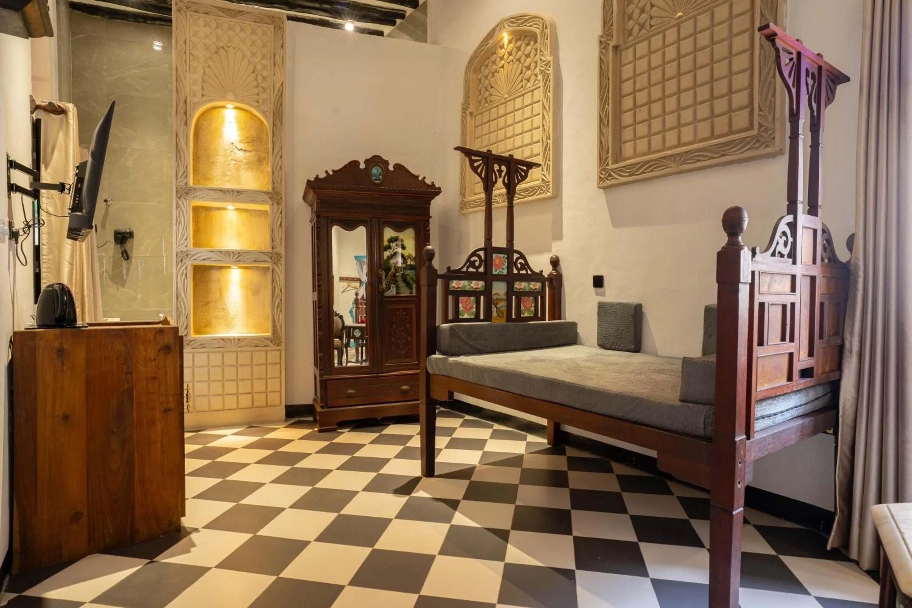 Living room in Dhow Palace Hotel