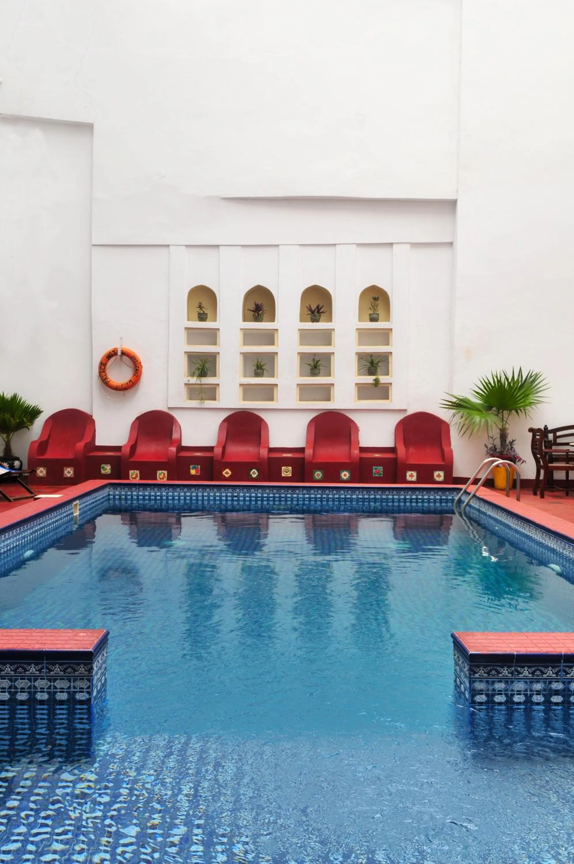 Decorative detail in Dhow Palace Hotel