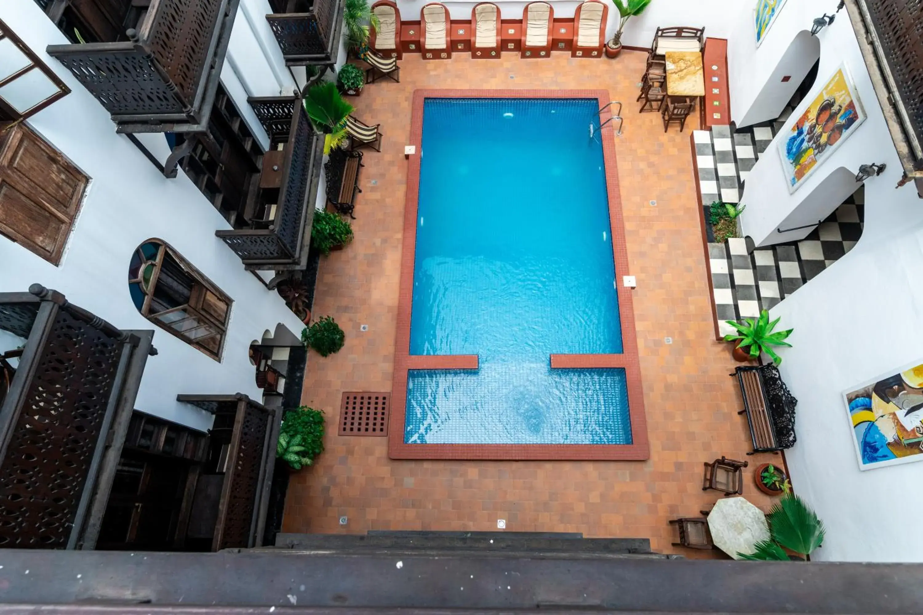 Swimming pool in Dhow Palace Hotel Swimming pool in Dhow Palace Hotel