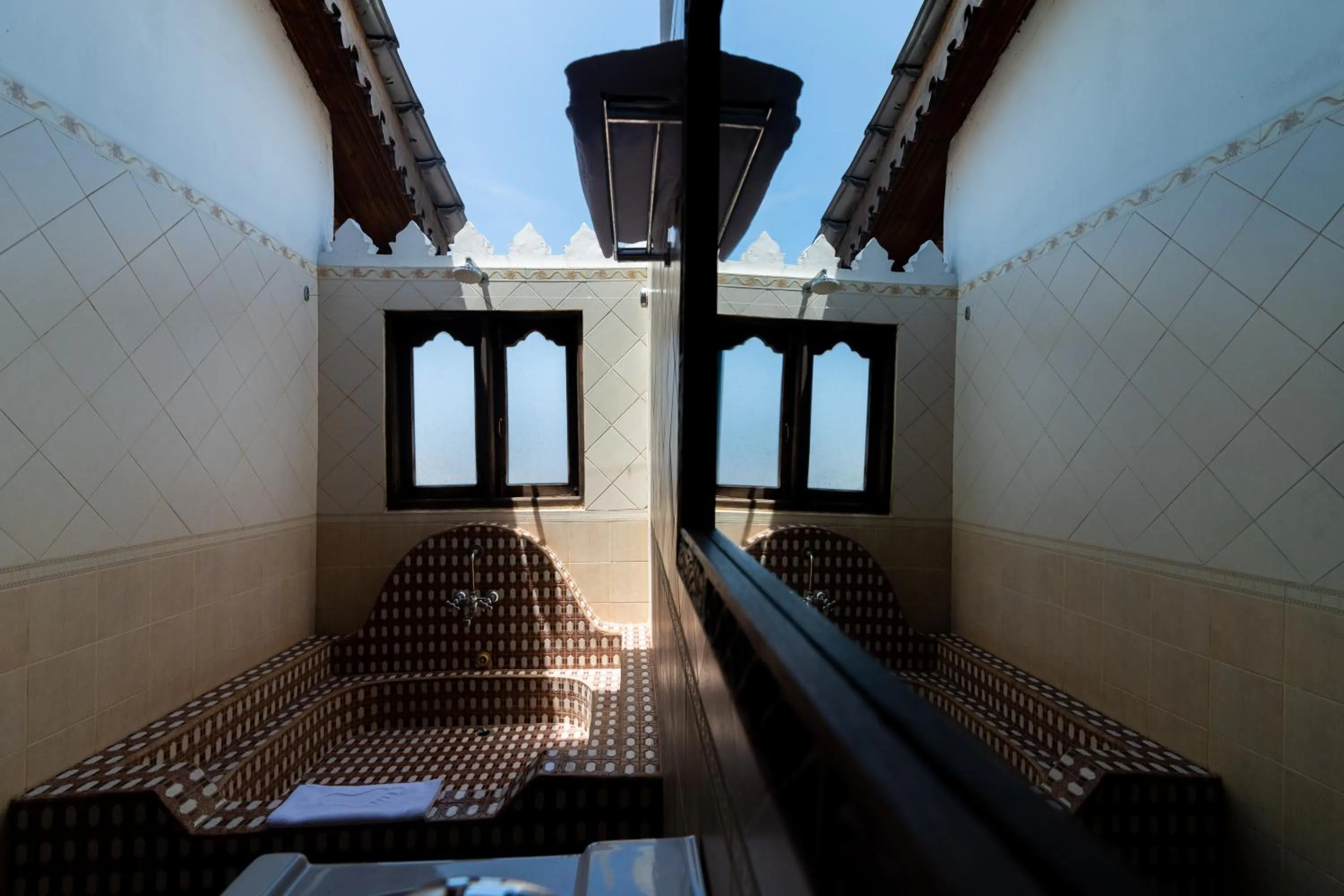Toilet in Dhow Palace Hotel