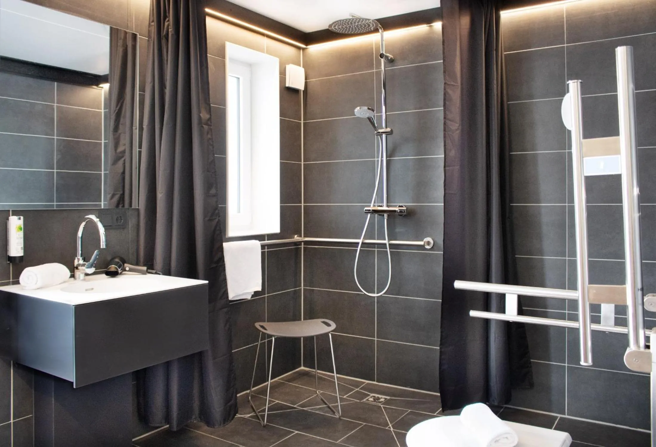 Bathroom in DO Hotel by WMM Hotels