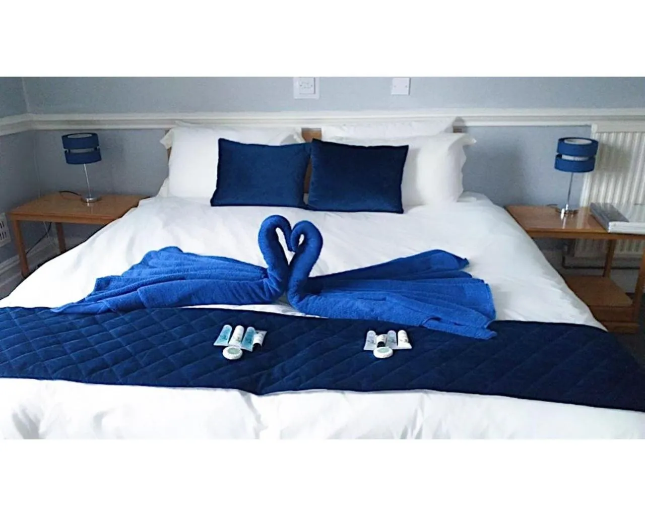 Bedroom, Bed in Royal Hotel Sheerness