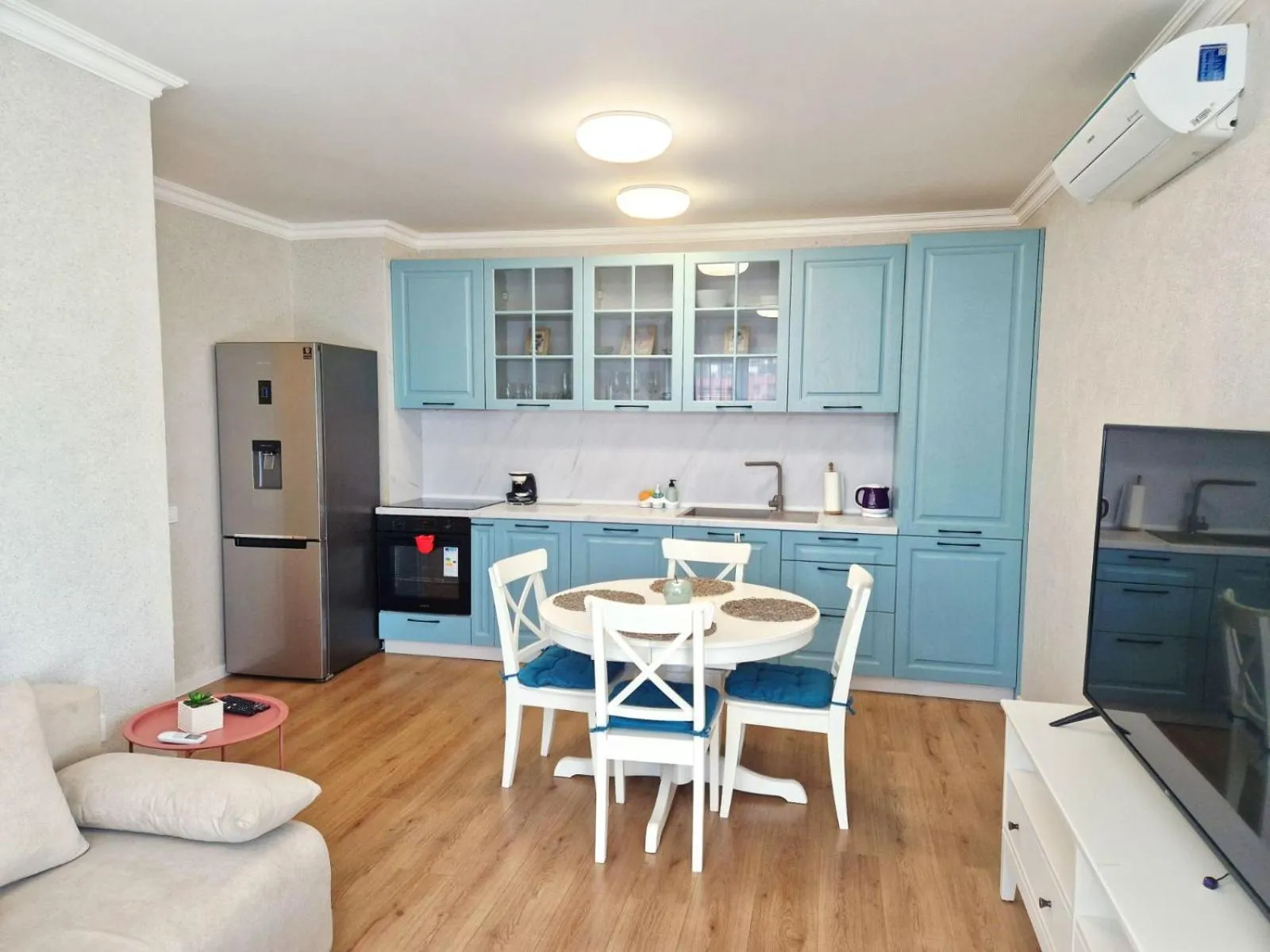 TV and multimedia in PAPAYA APARTMENTS