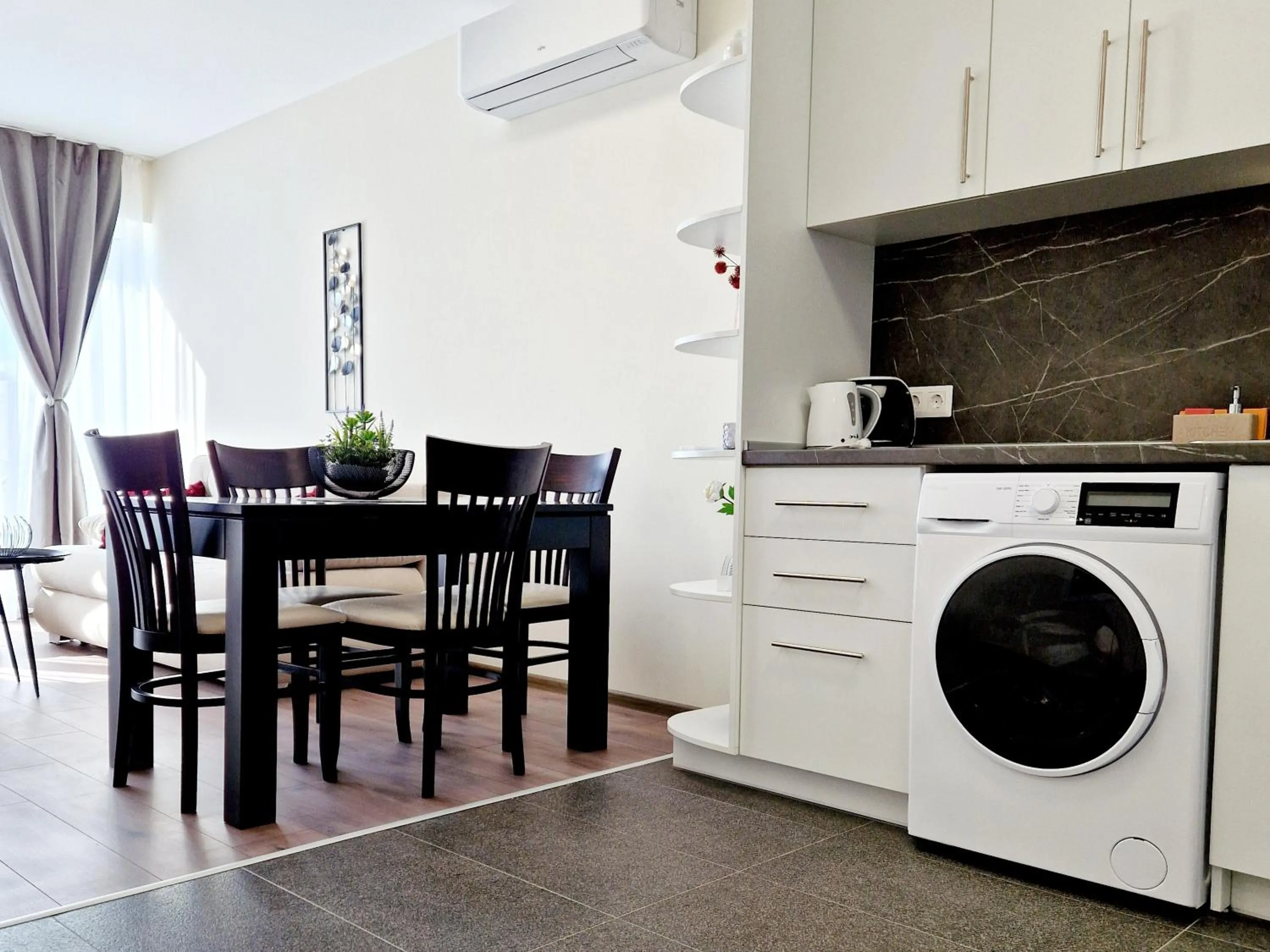 Kitchen or kitchenette in PAPAYA APARTMENTS