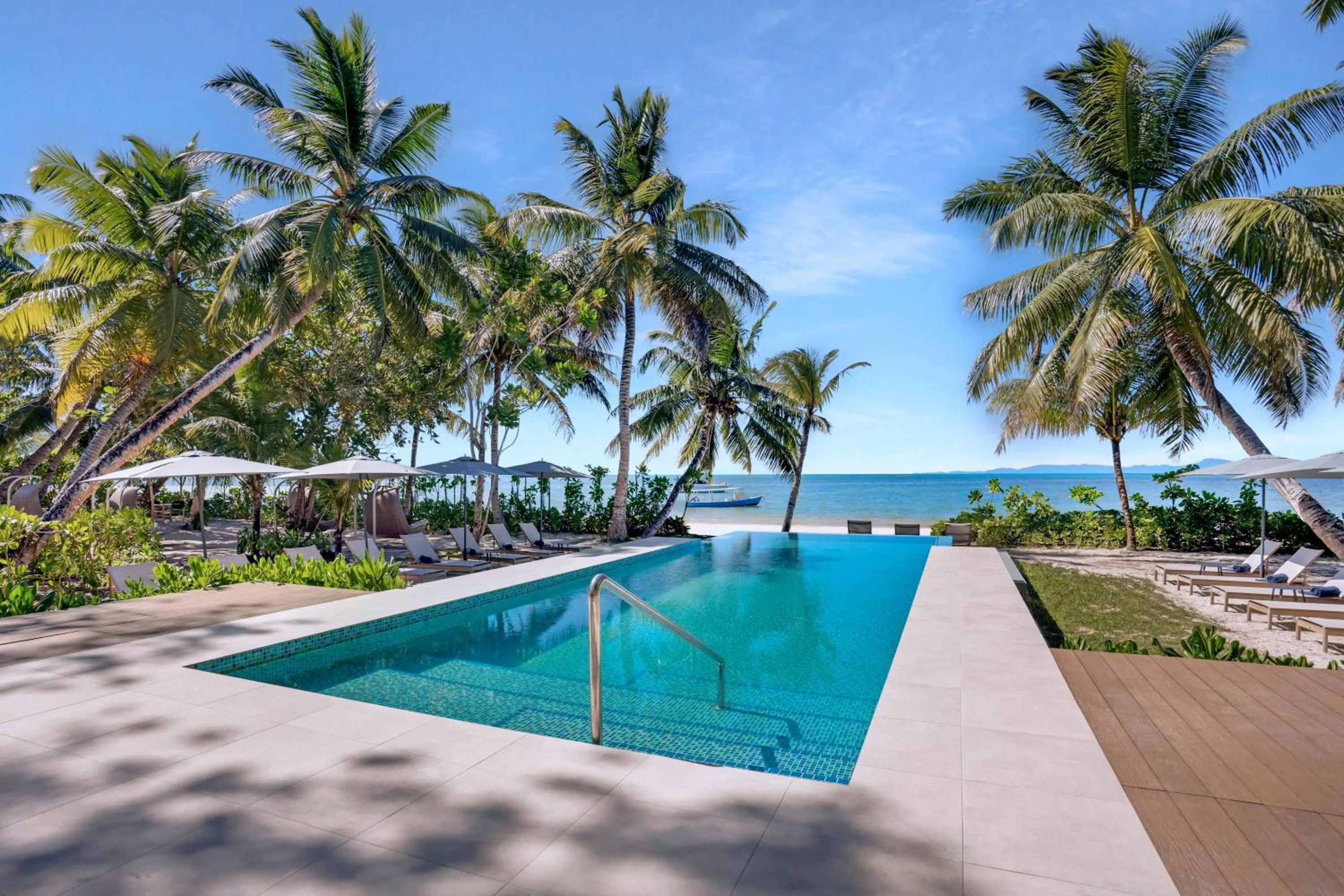 Swimming pool in Indian Ocean Lodge