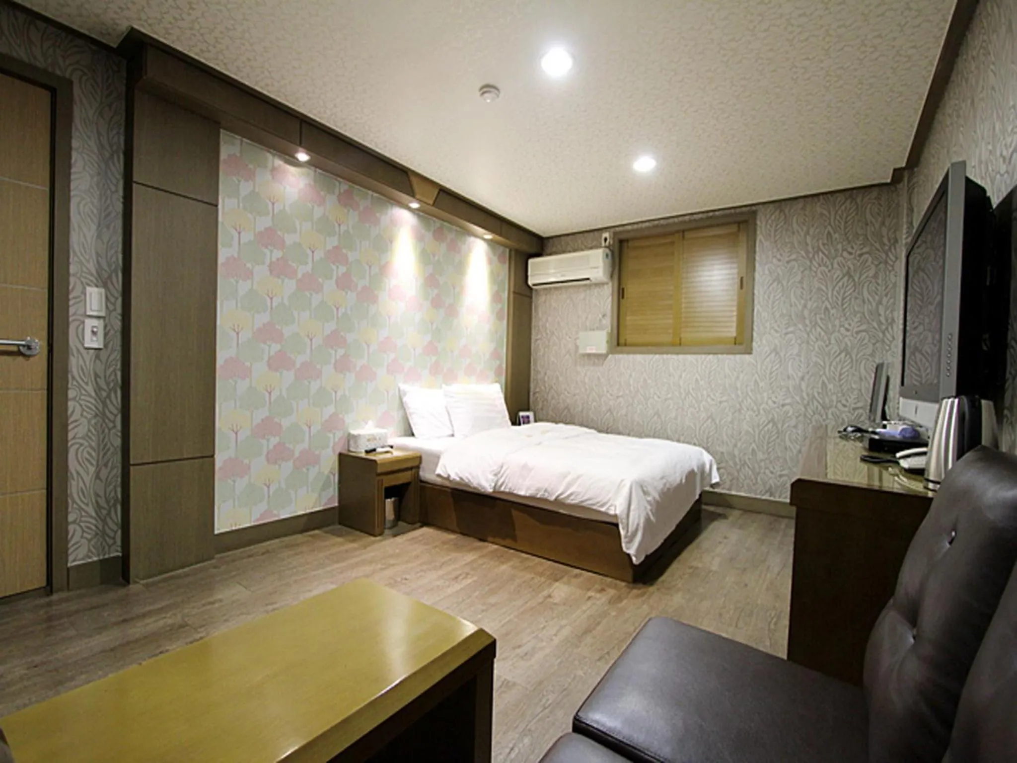 TV and multimedia, Bed in Hotel Q Chuncheon