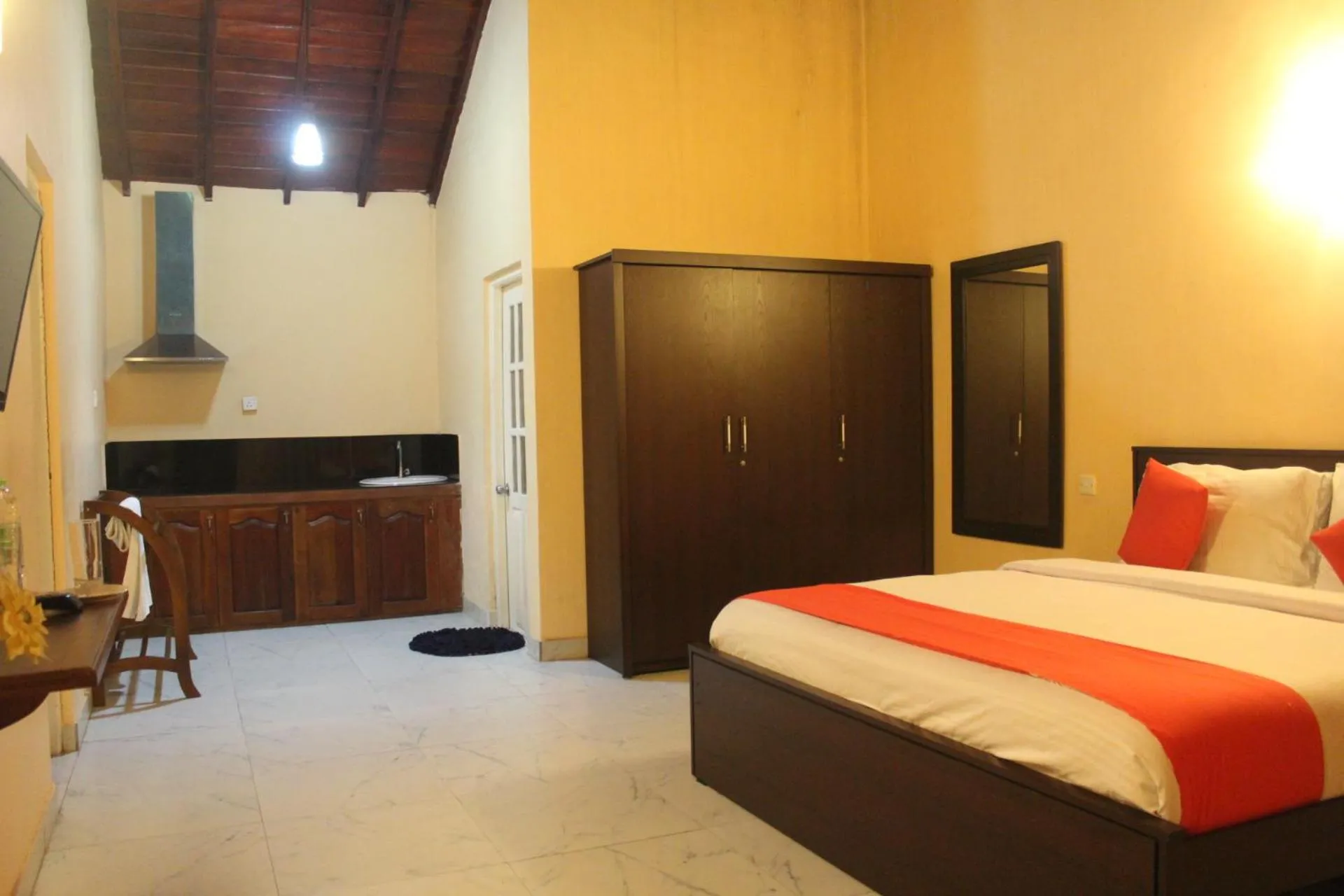 Bed in Maha Royal Hotel