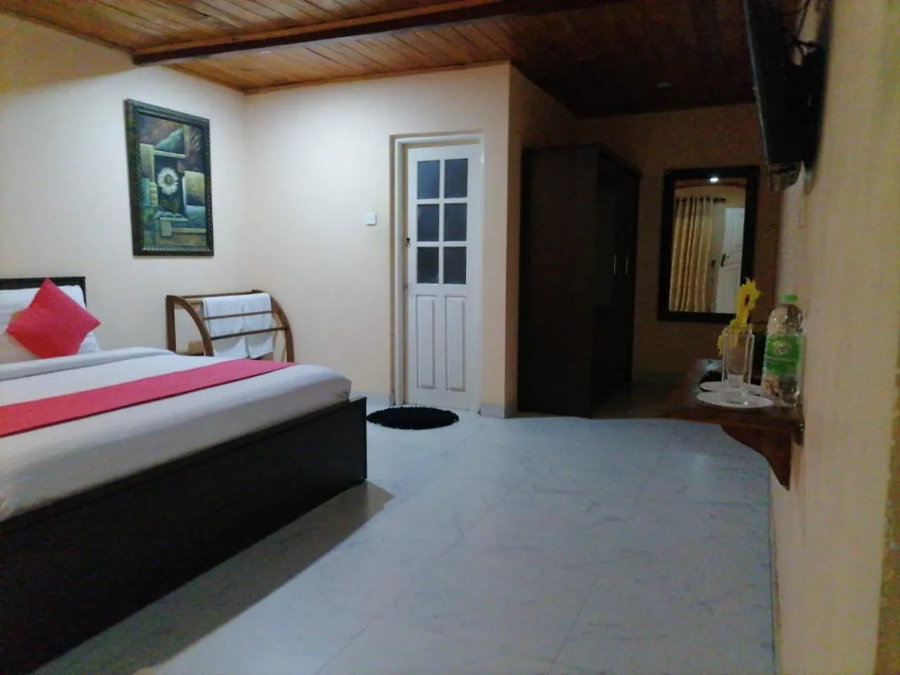 Bed in Maha Royal Hotel