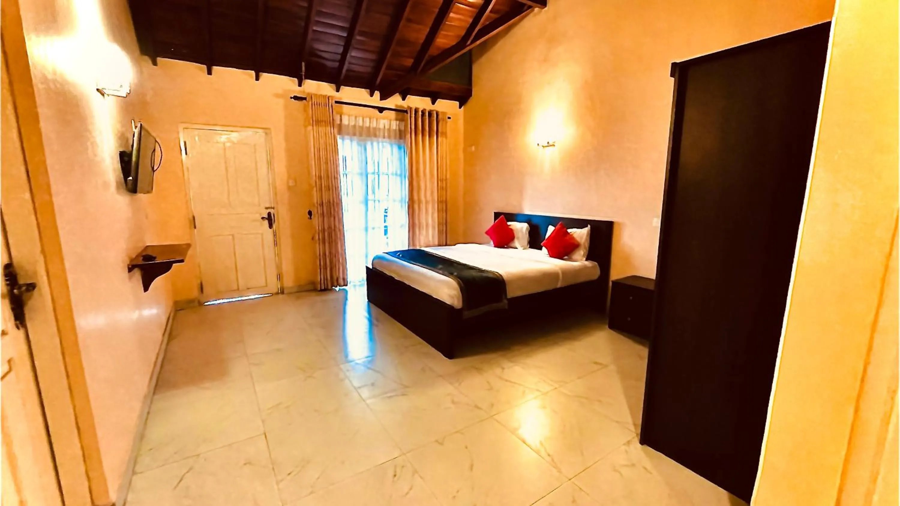 Bed in Maha Royal Hotel