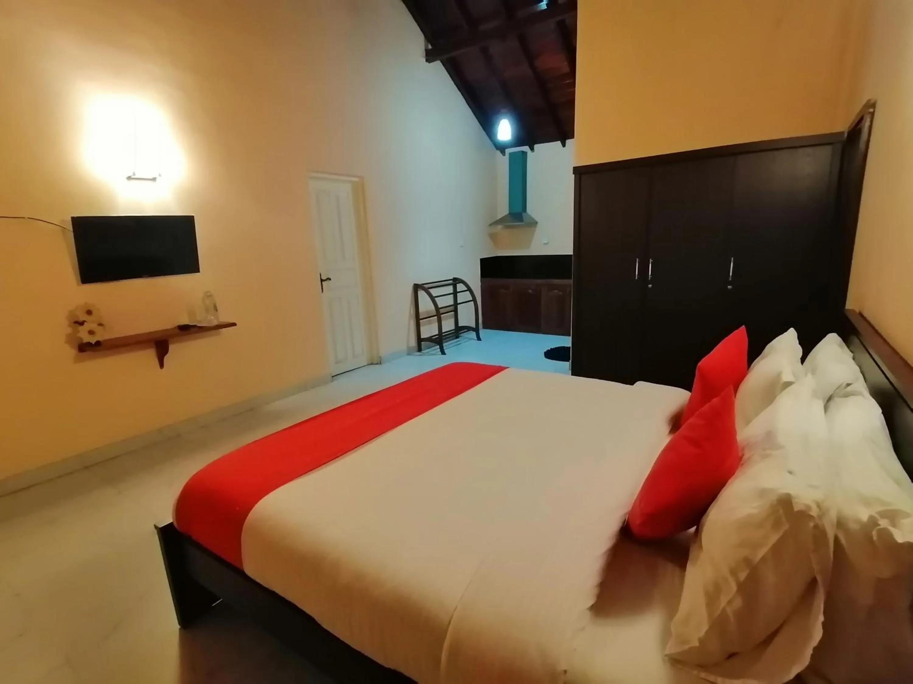 Bed in Maha Royal Hotel