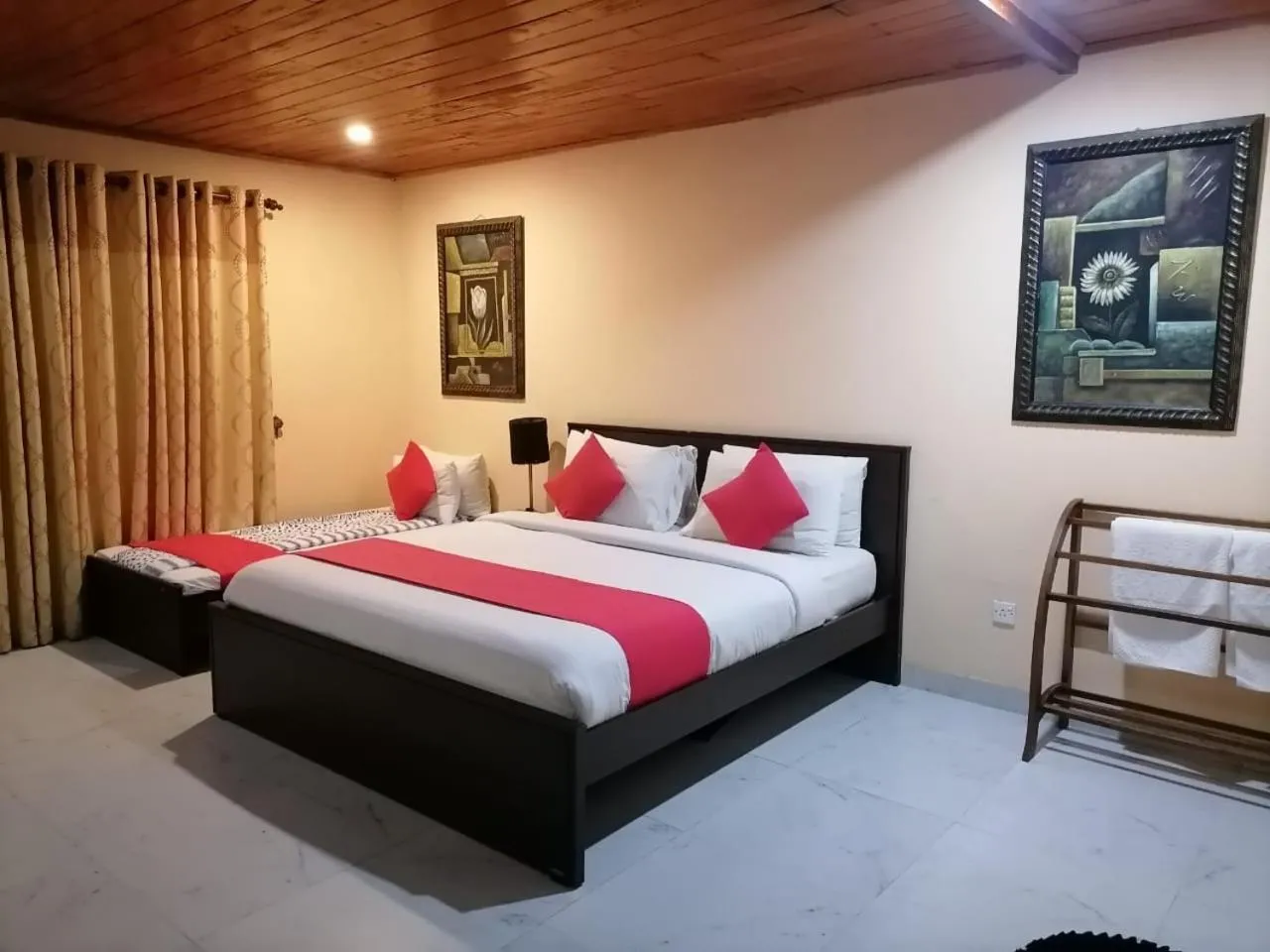 Bed in Maha Royal Hotel