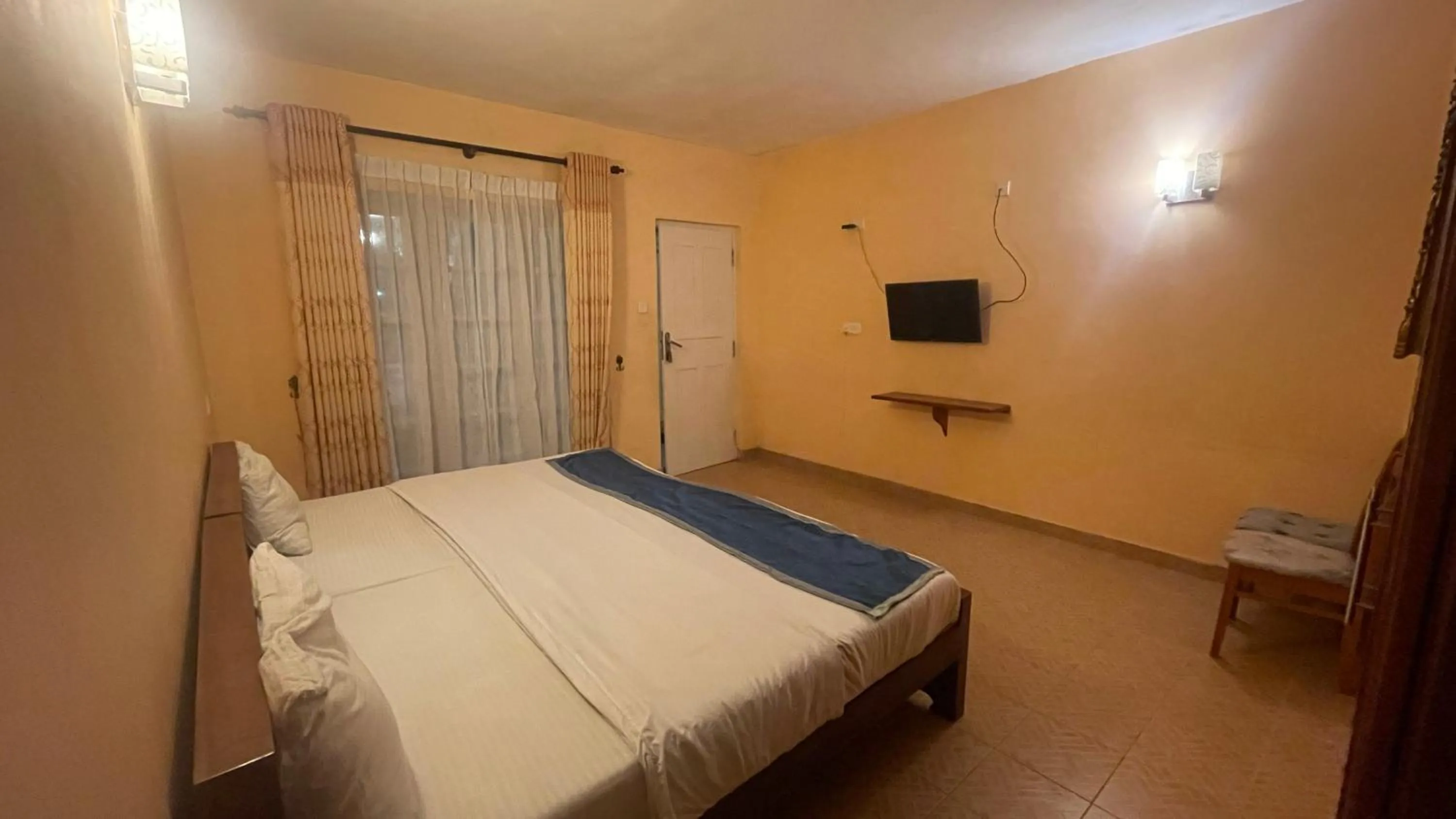Bed in Maha Royal Hotel
