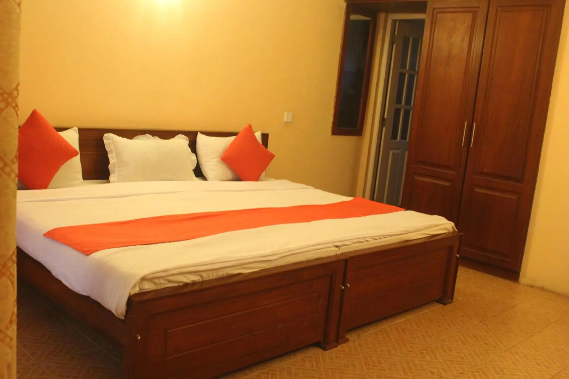 Bed in Maha Royal Hotel