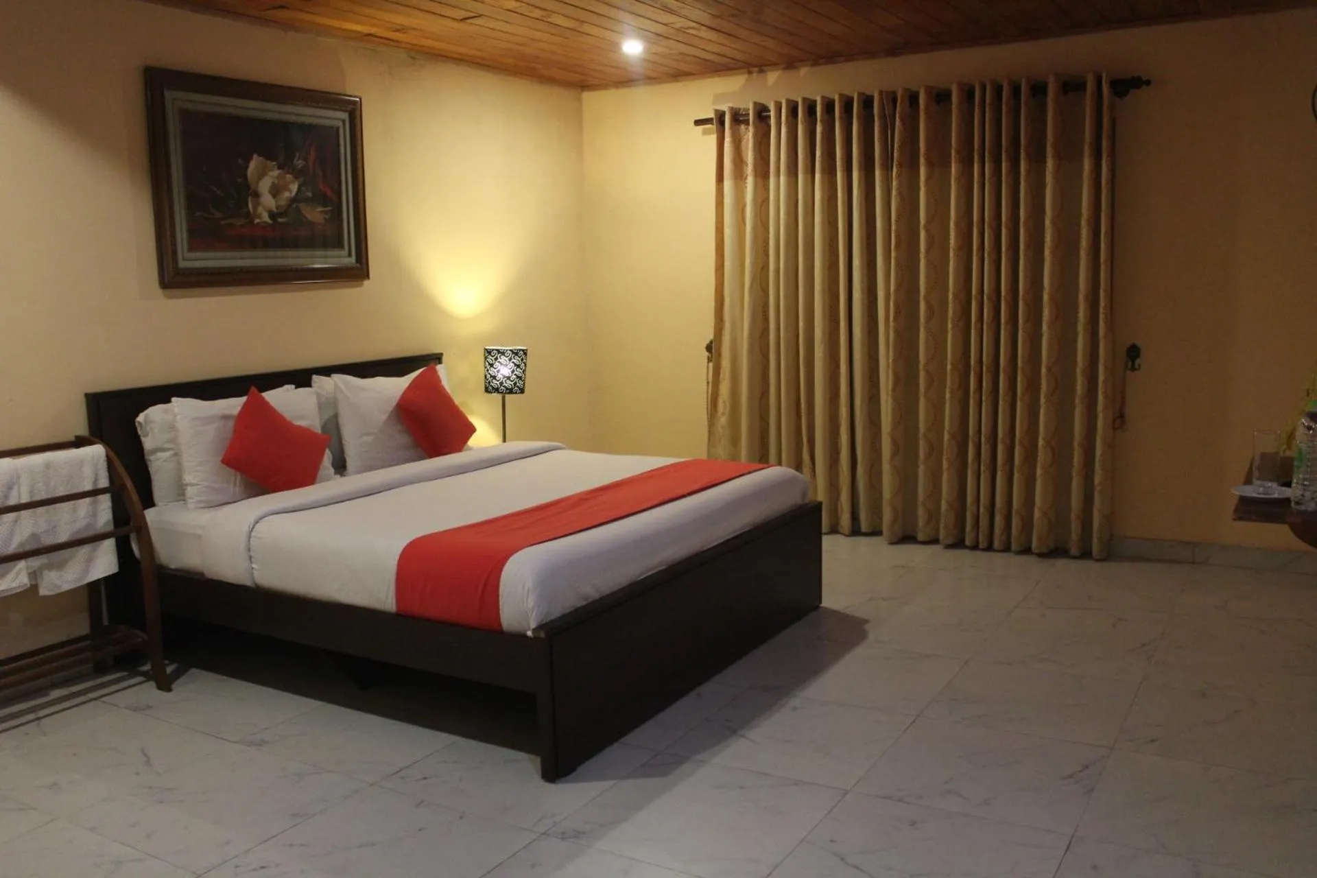 Bed in Maha Royal Hotel