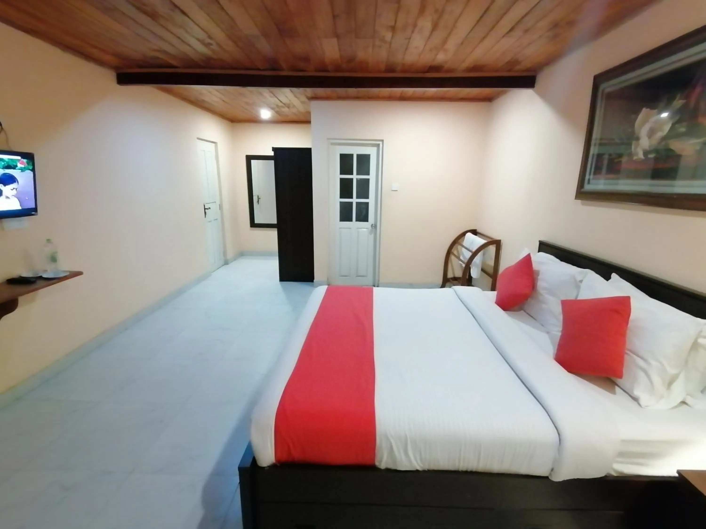 Bed in Maha Royal Hotel