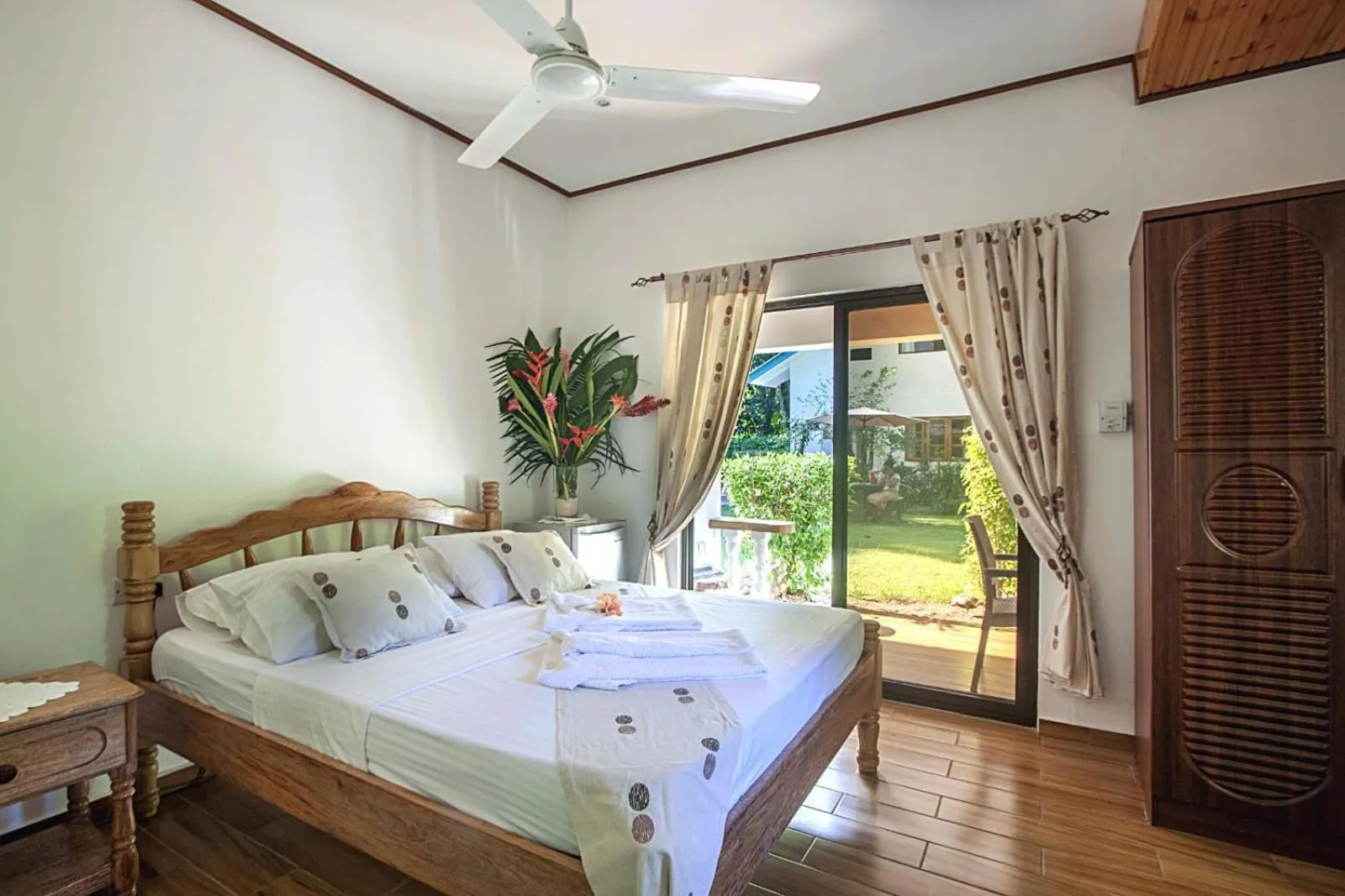 Bed in Tannette Villa