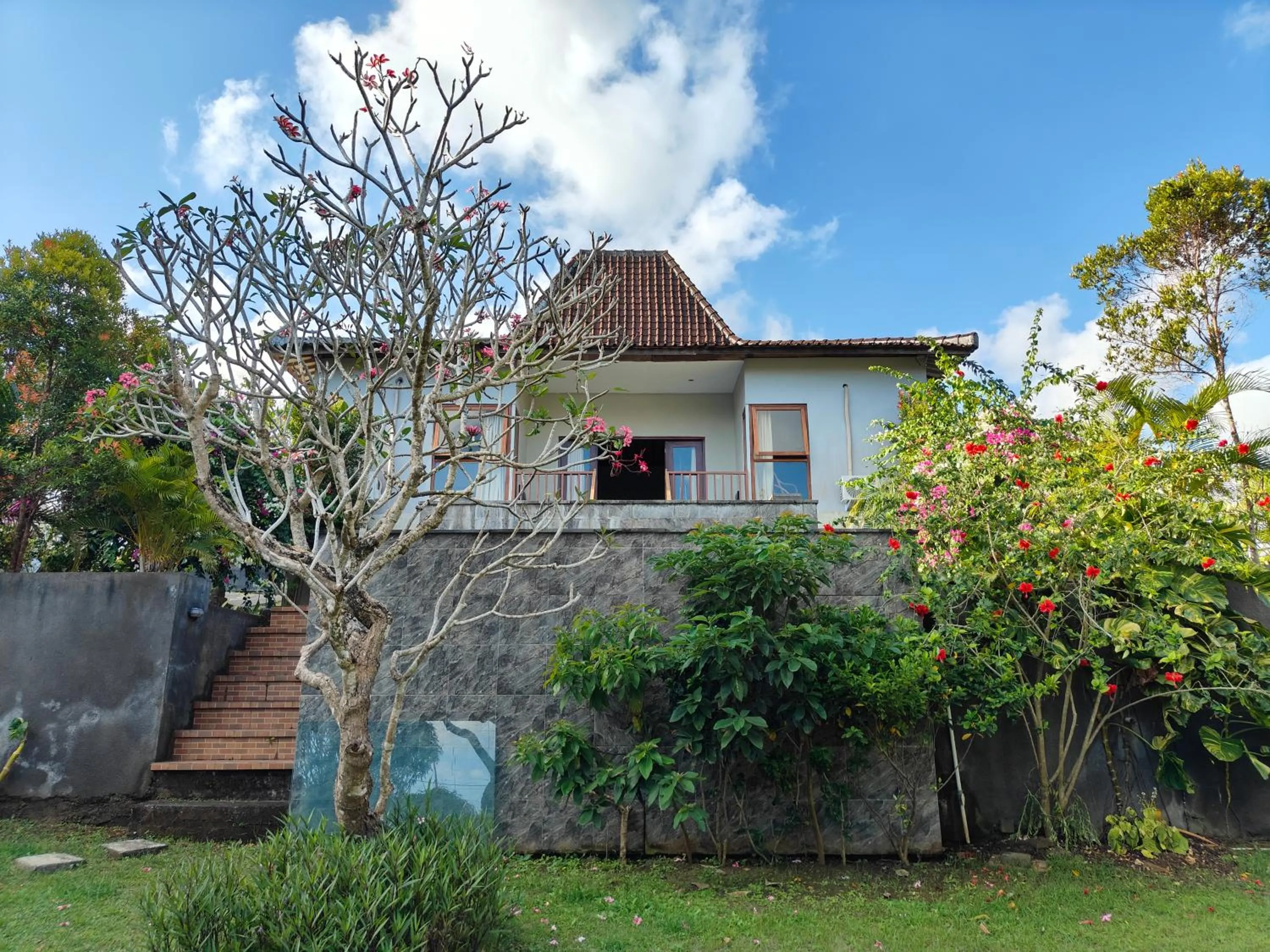 Facade/entrance in Puri Sadewa Balangan