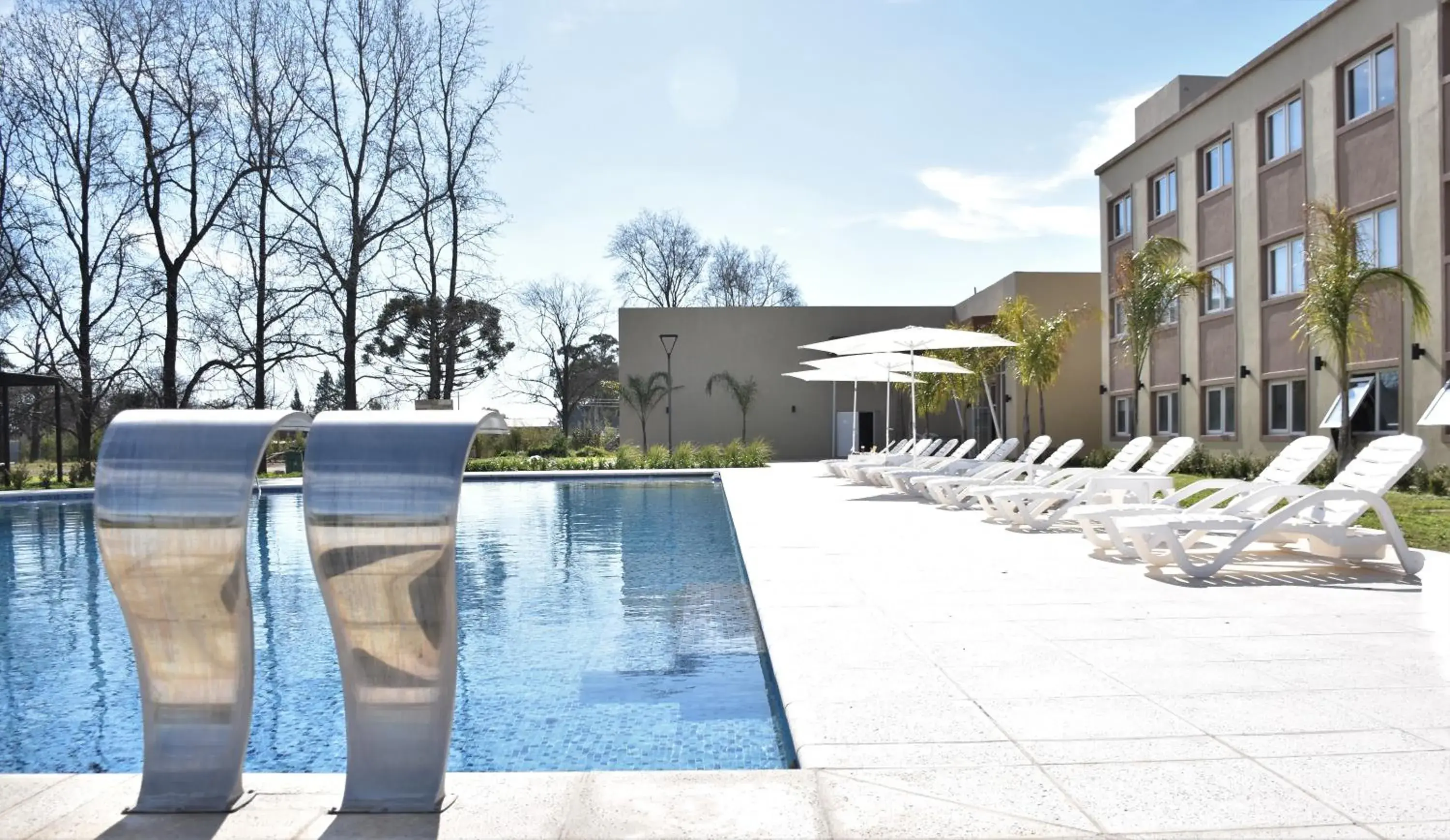 Swimming pool in Days Inn Zarate Swimming pool in Days Inn Zarate