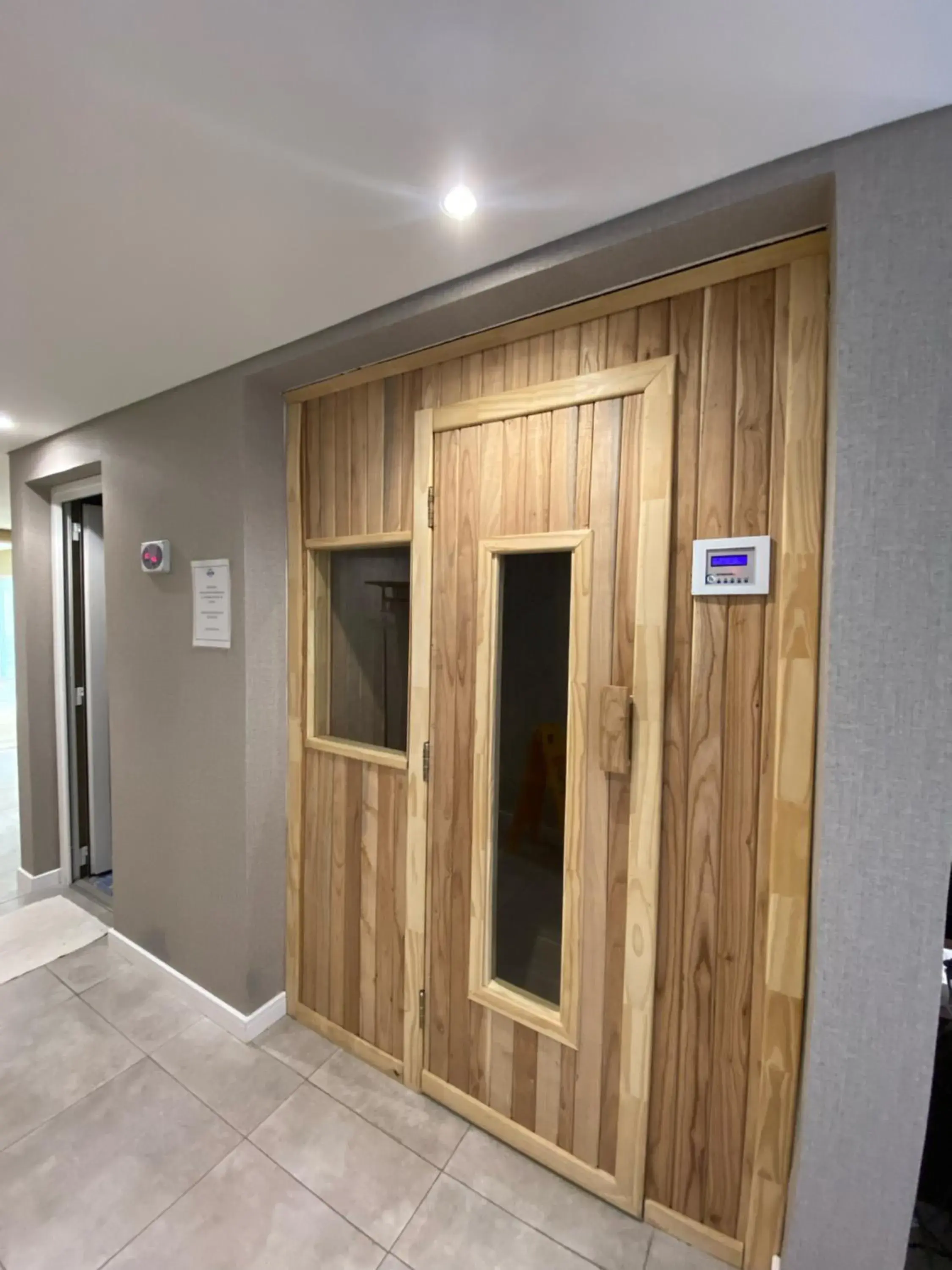 Spa and wellness centre/facilities in Days Inn Zarate Spa and wellness centre/facilities in Days Inn Zarate