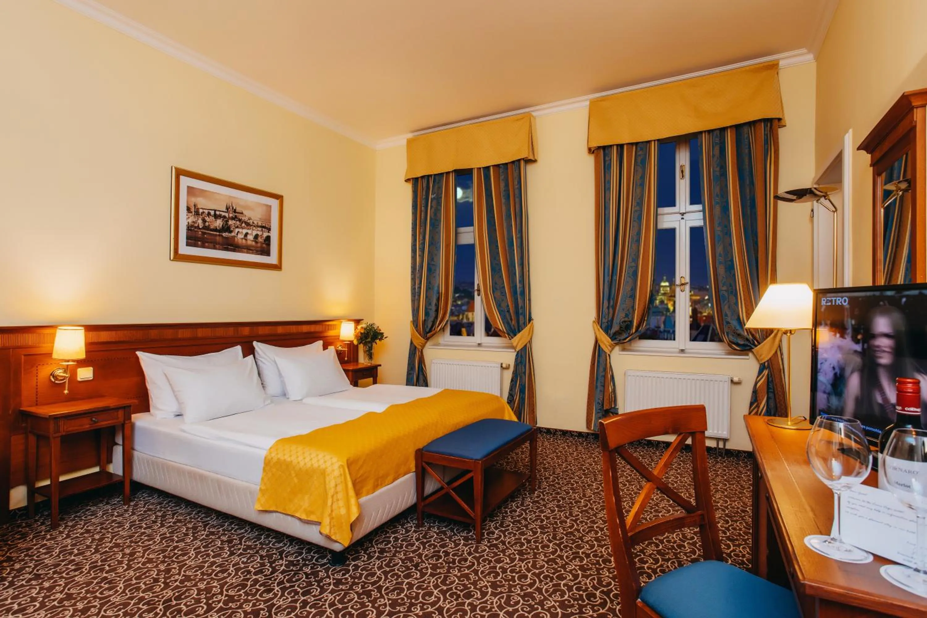 Photo of the whole room, Bed in Louis Leger - Czech Leading Hotels