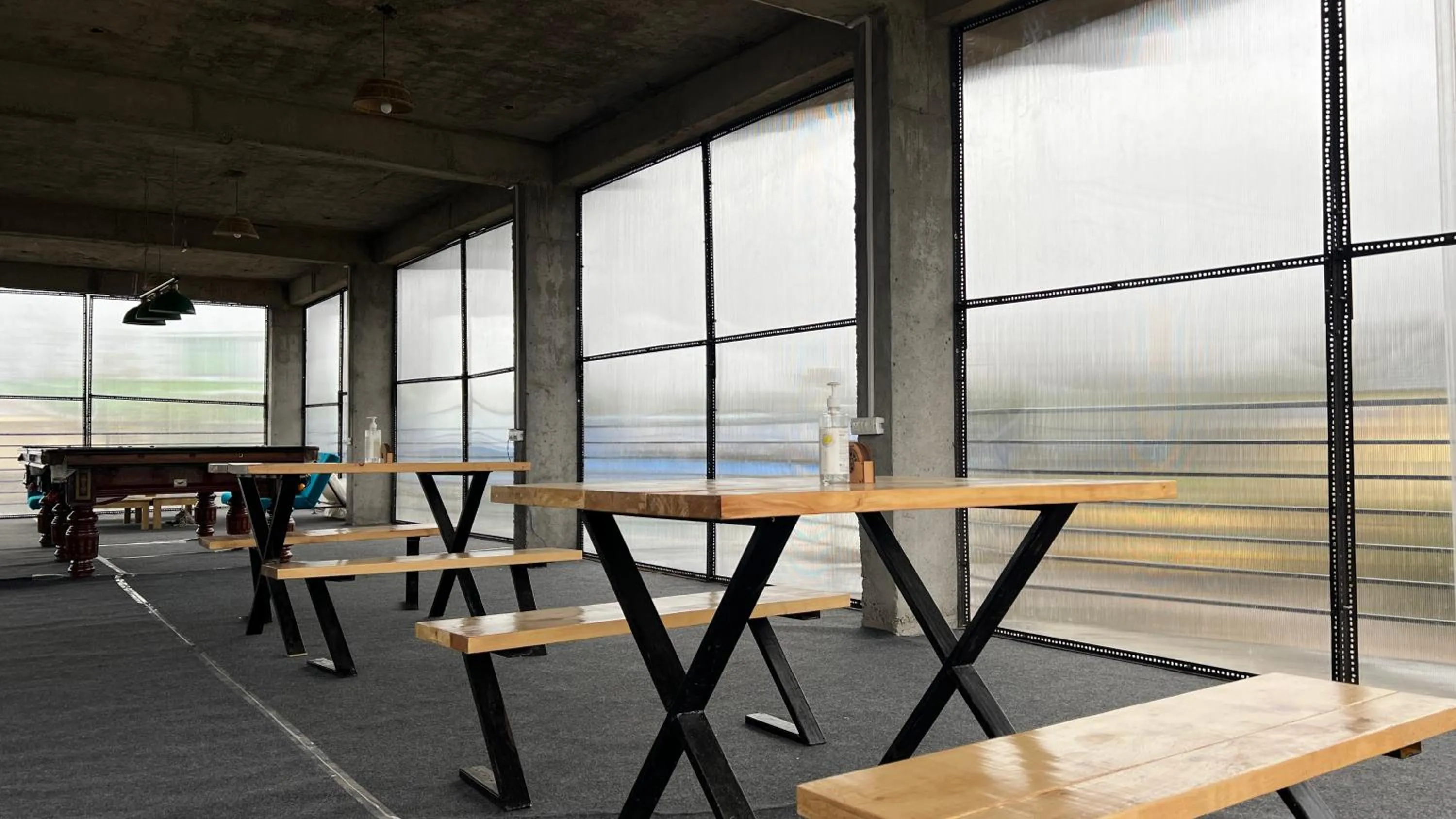 Restaurant/places to eat in Flyscape