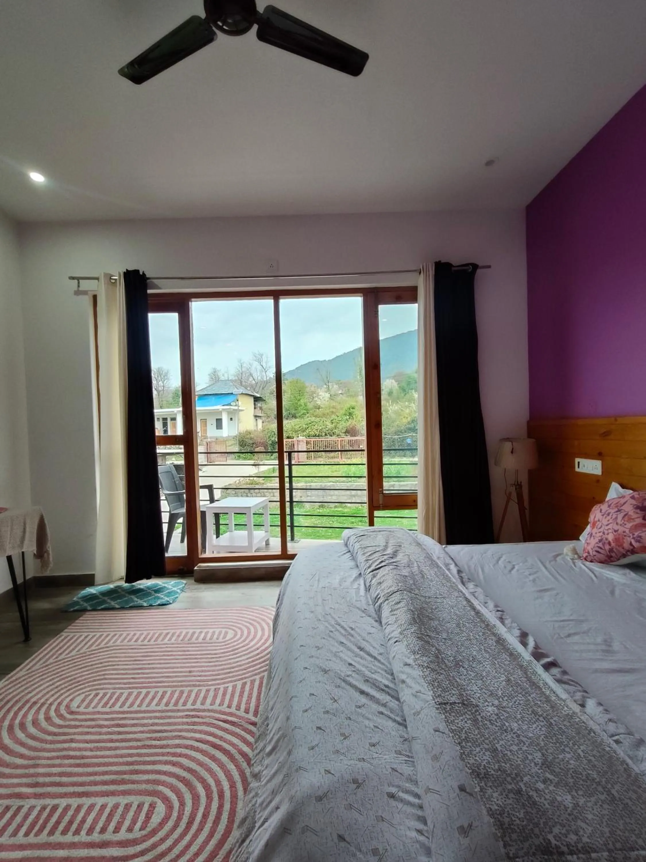 Bedroom, Bed in Flyscape