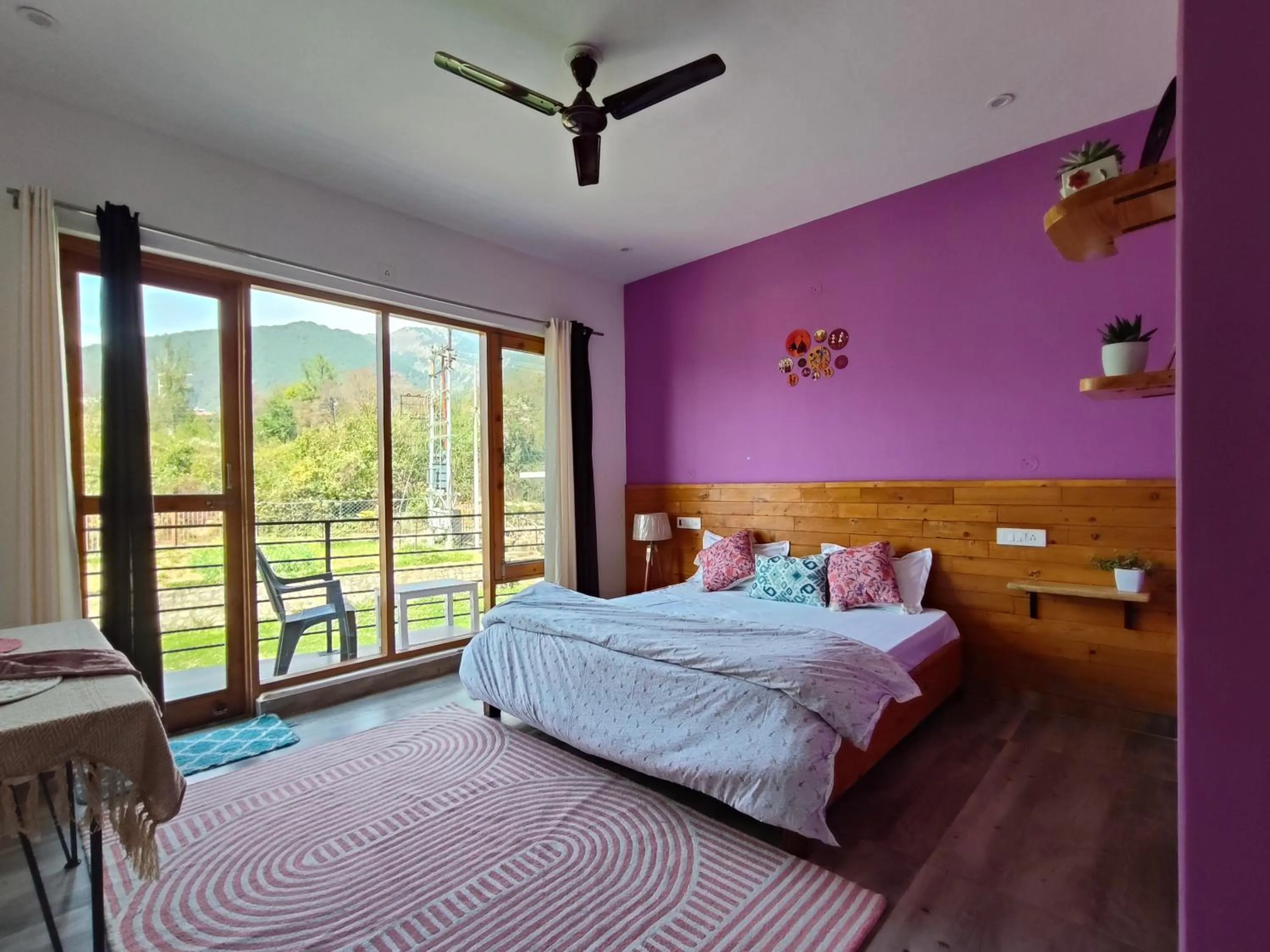 Bedroom, Bed in Flyscape