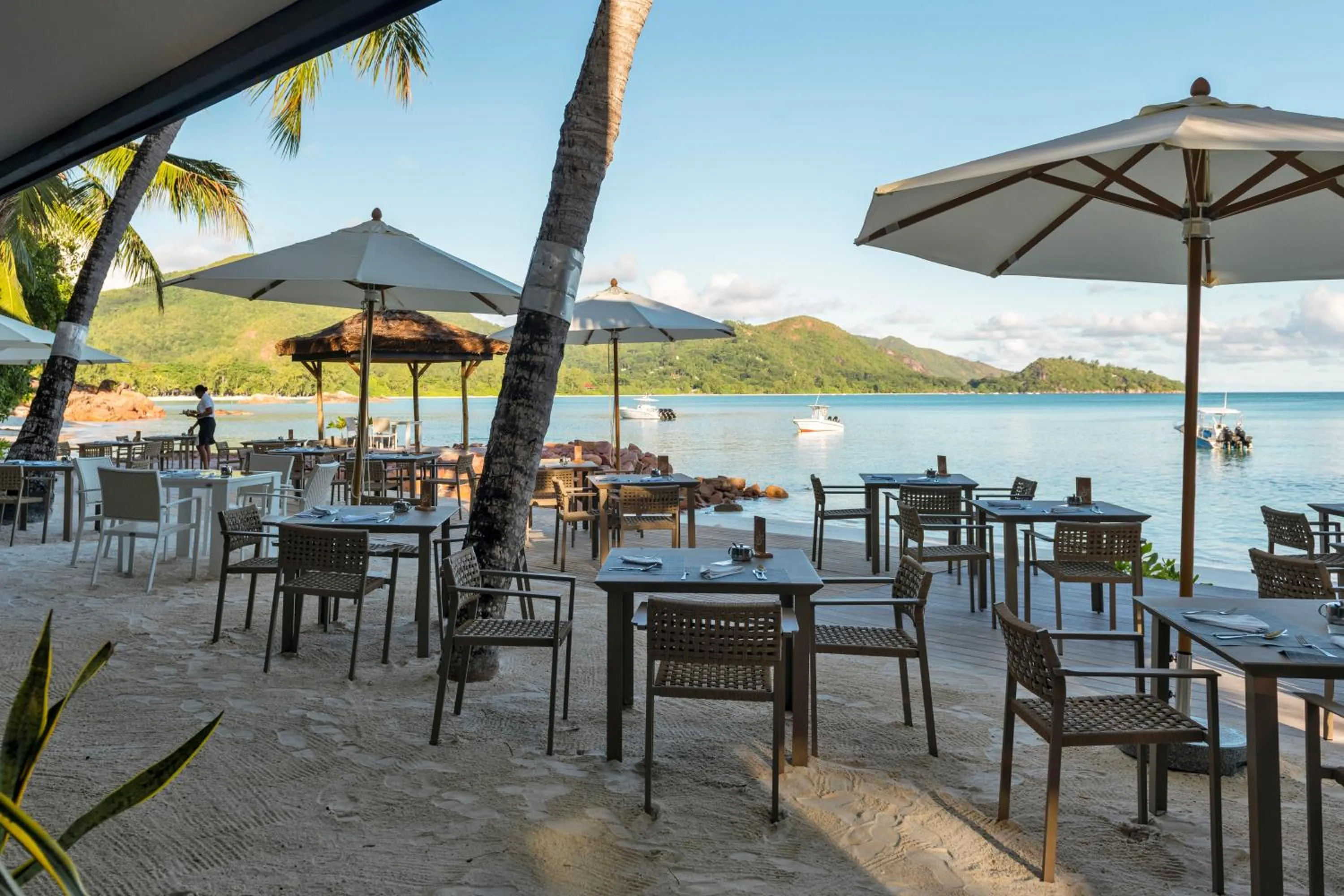 Restaurant/places to eat in Hotel L'Archipel