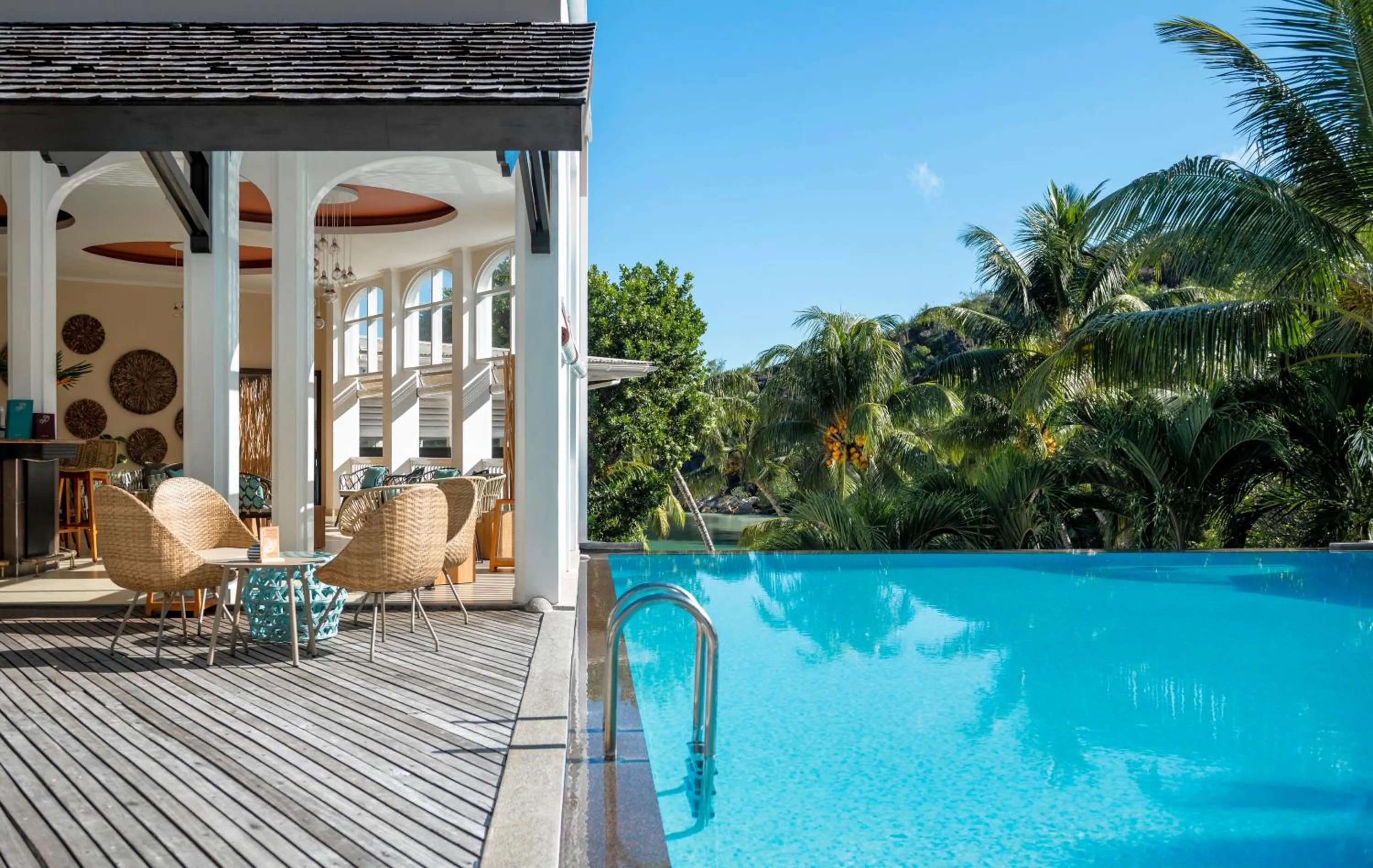 Pool view in Hotel L'Archipel