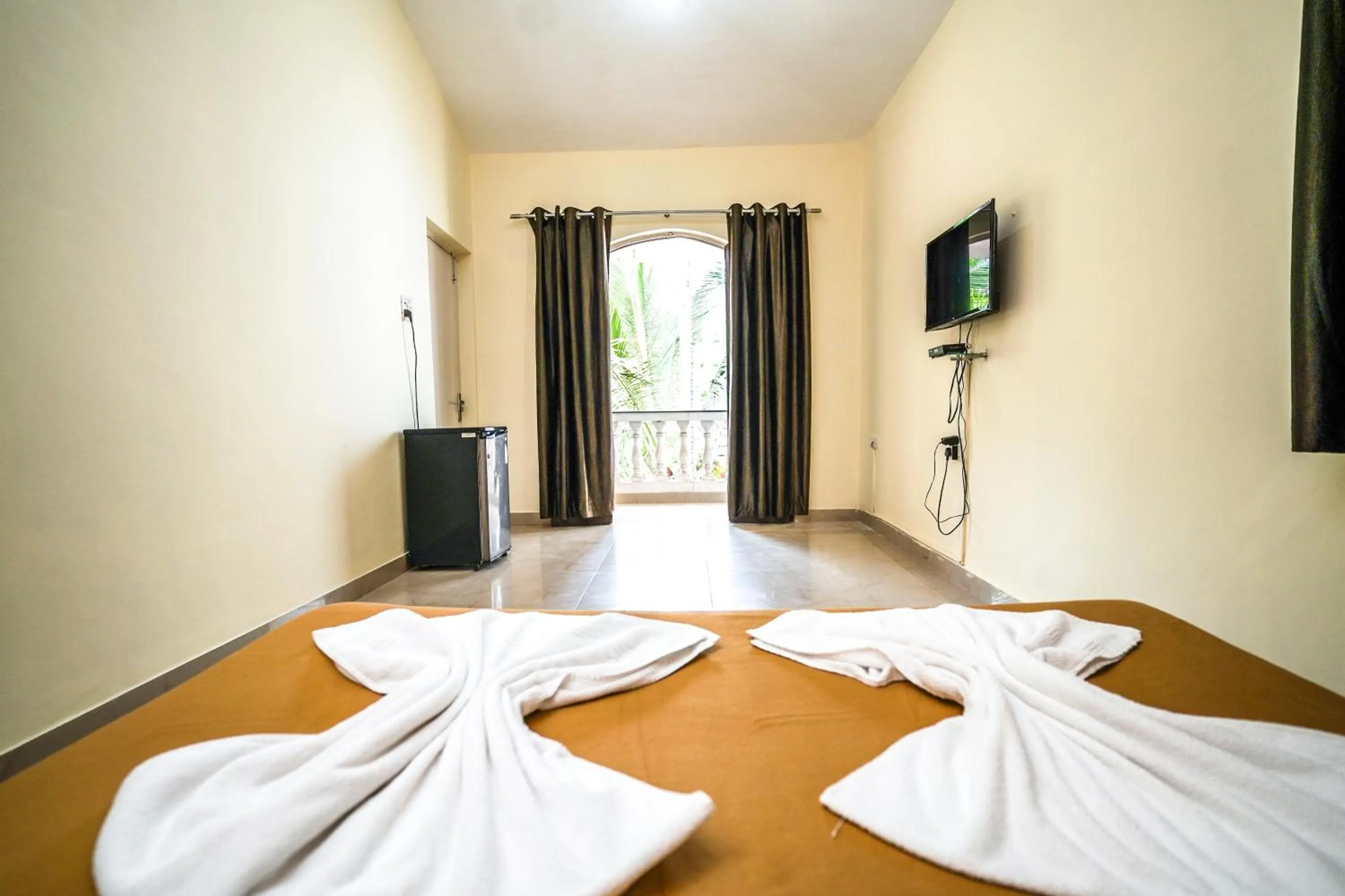 Photo of the whole room, Bed in Grande Ave Maria Resort