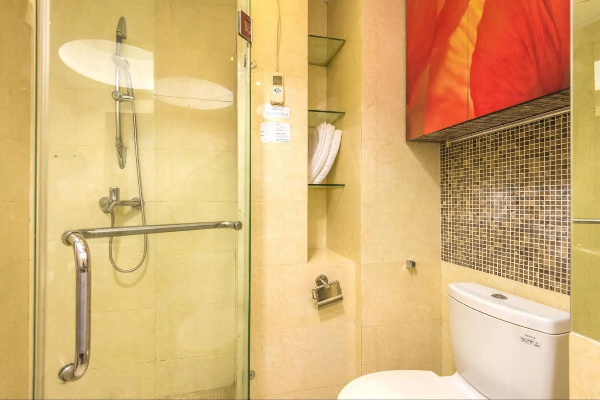 Grand Continental Apartment